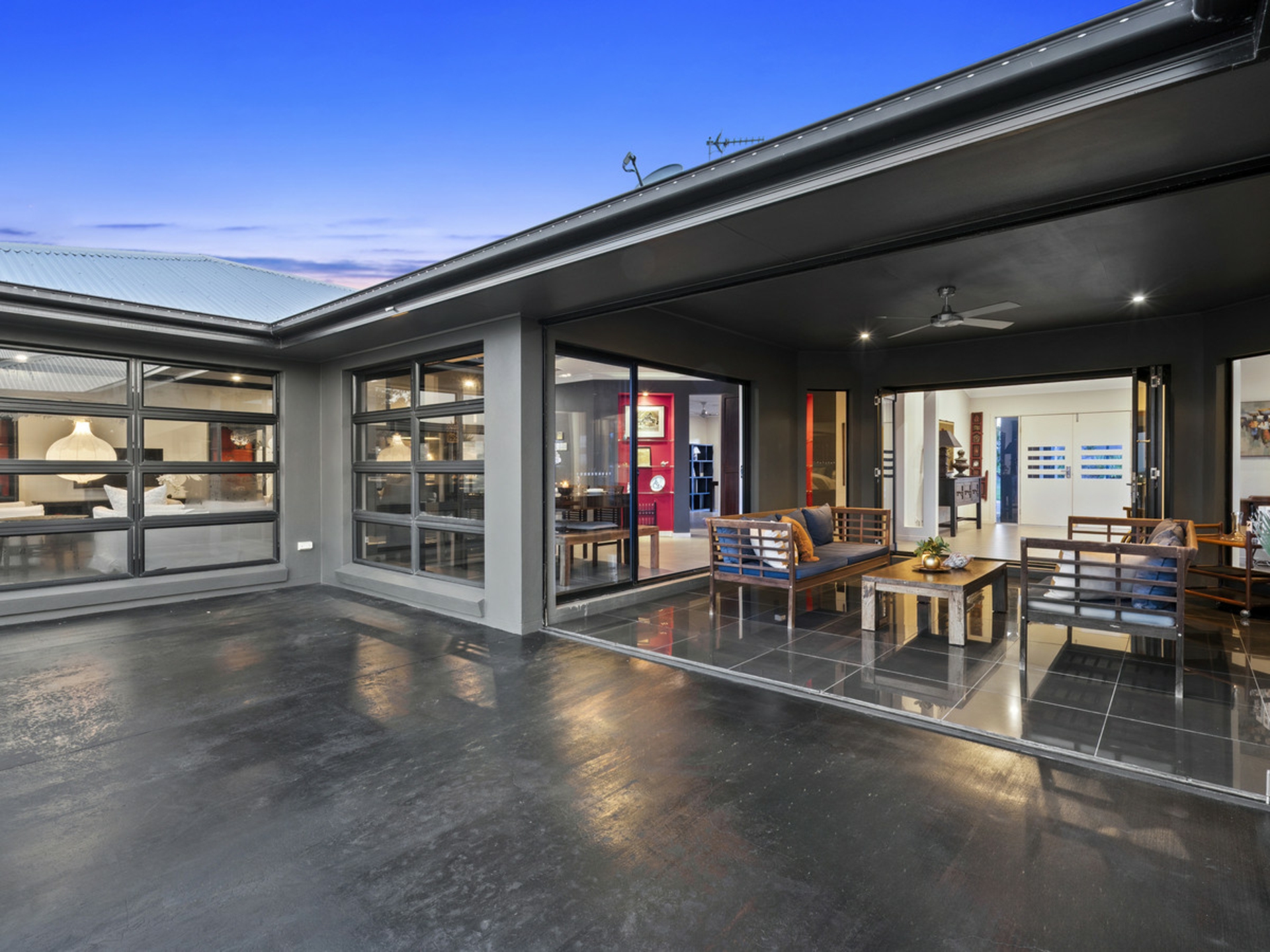6 Zenith Crescent, PACIFIC PINES