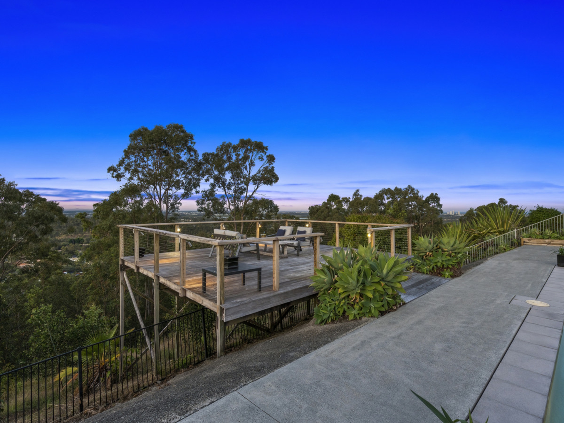 6 Zenith Crescent, PACIFIC PINES