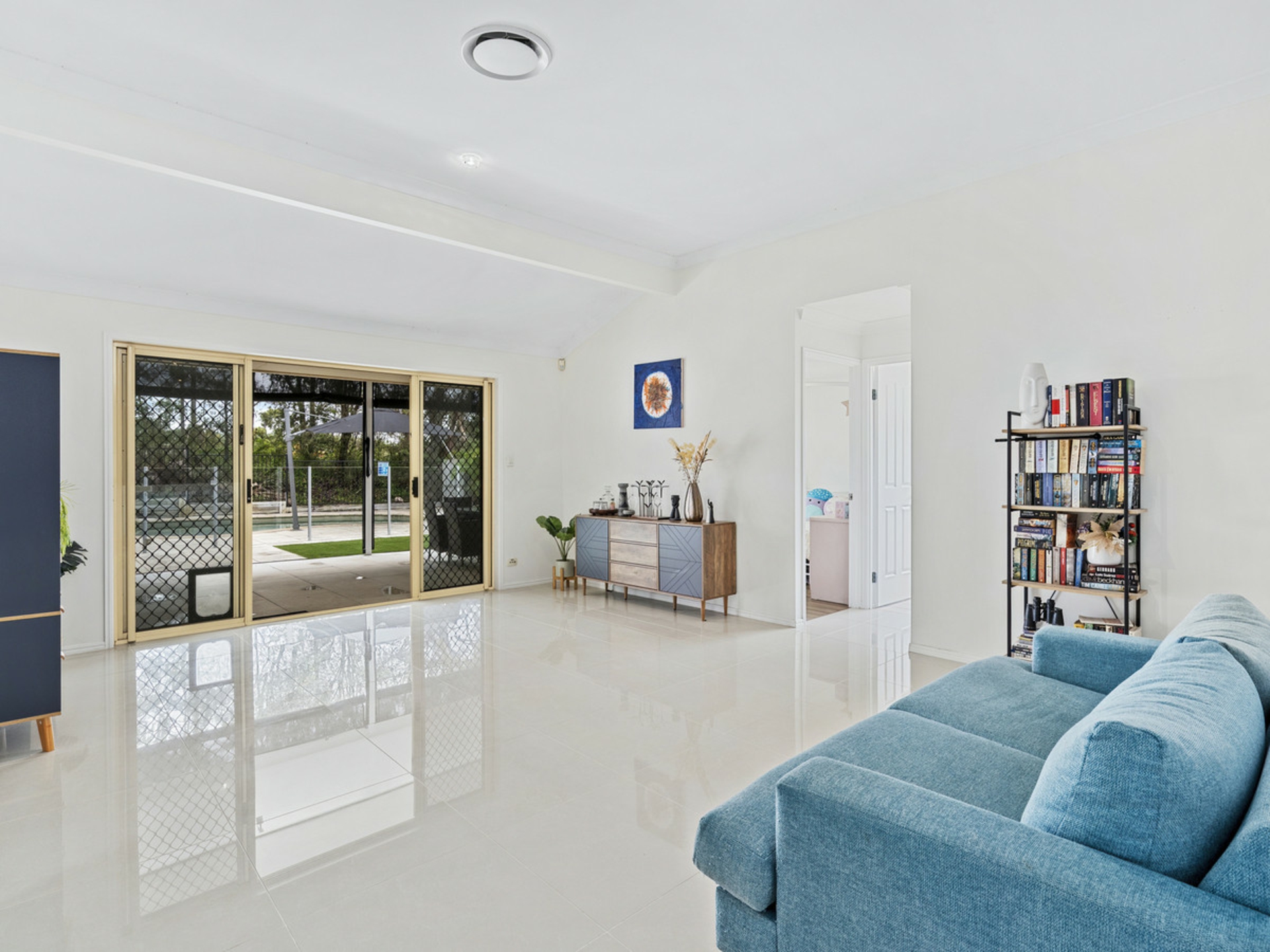 19 Gippsland Drive, HELENSVALE