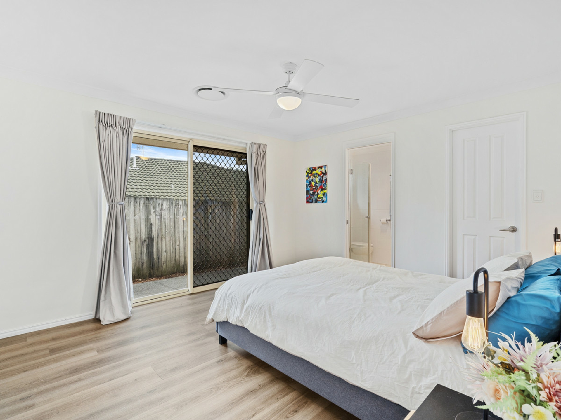 19 Gippsland Drive, HELENSVALE
