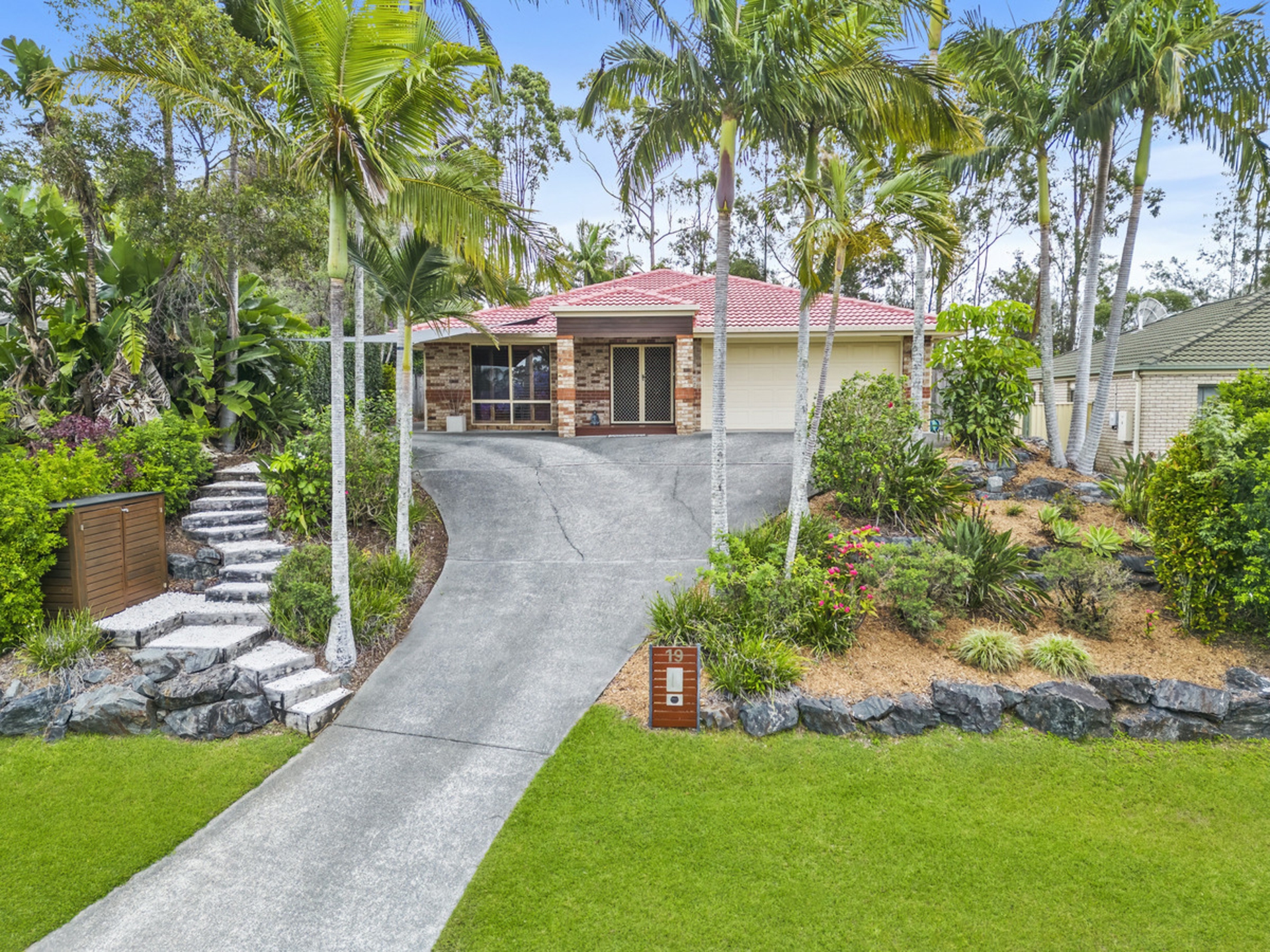 19 Gippsland Drive, HELENSVALE