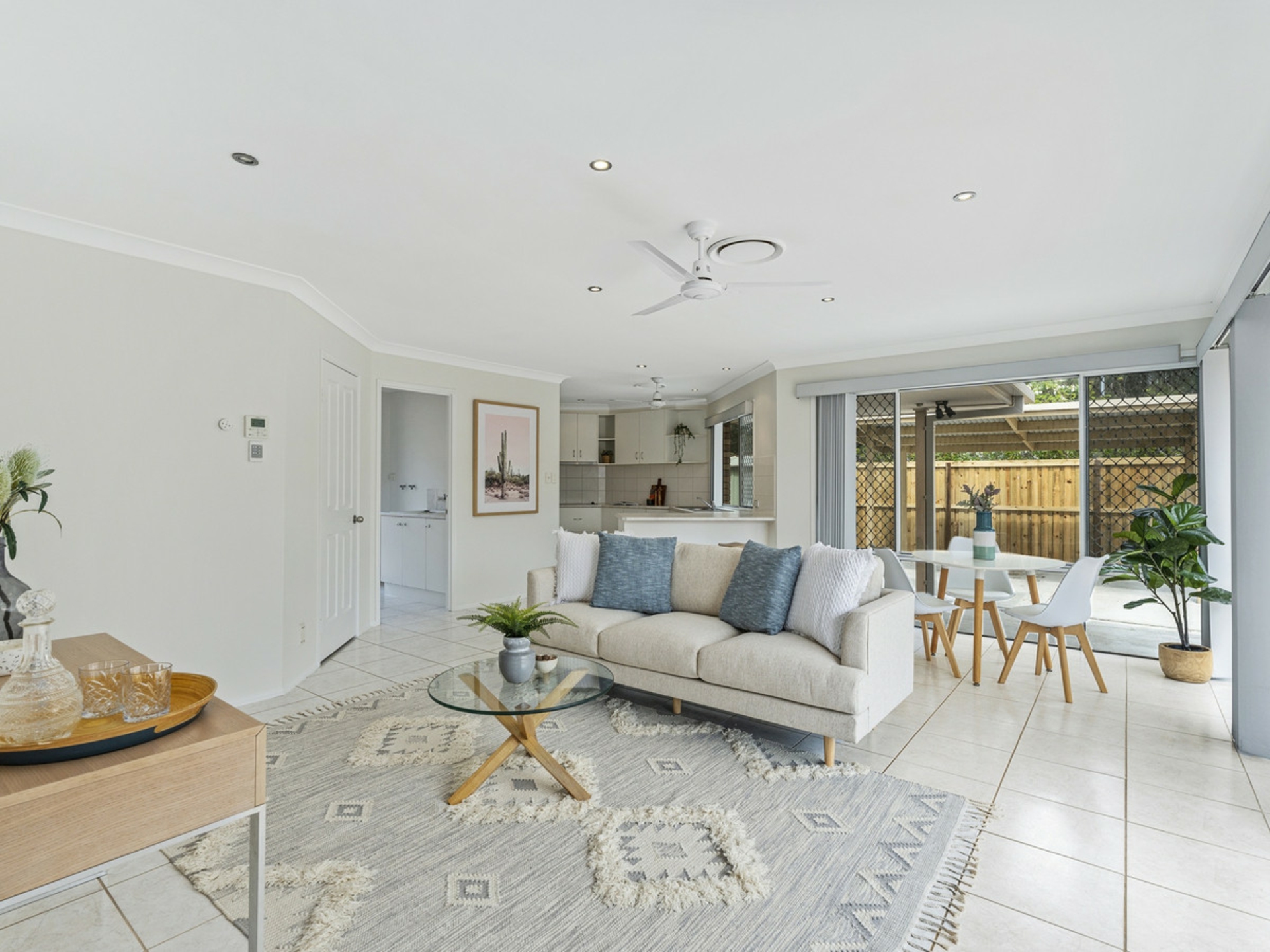 25 Lakeshore Drive, HELENSVALE