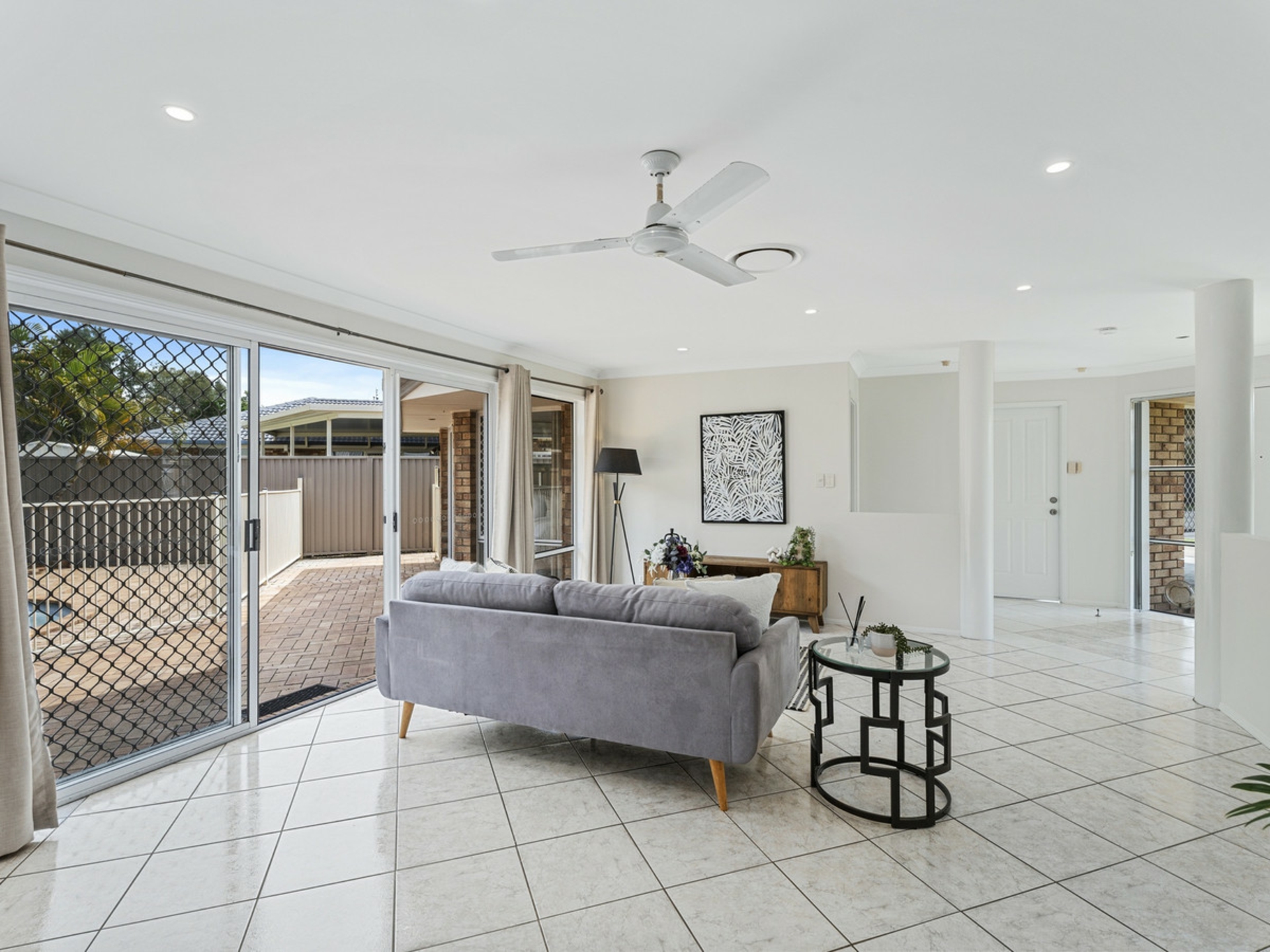 25 Lakeshore Drive, HELENSVALE
