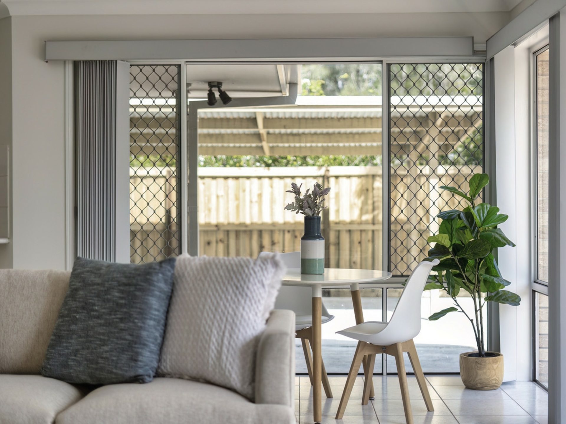 25 Lakeshore Drive, HELENSVALE