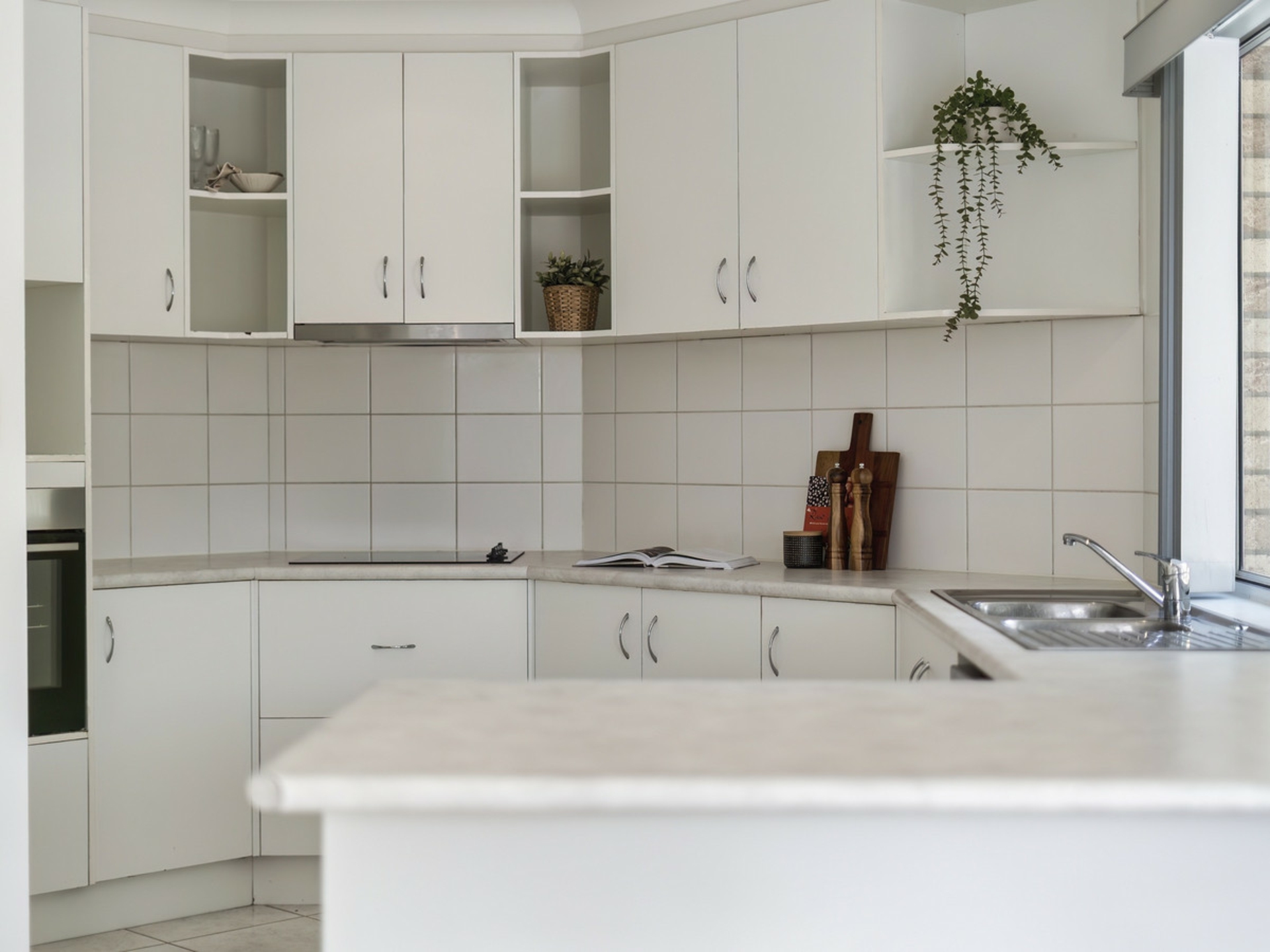 25 Lakeshore Drive, HELENSVALE