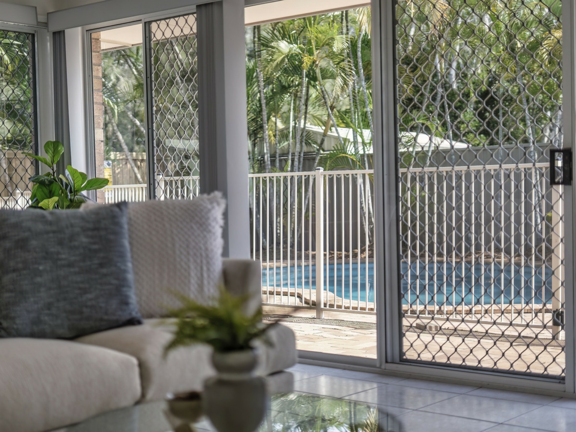 25 Lakeshore Drive, HELENSVALE
