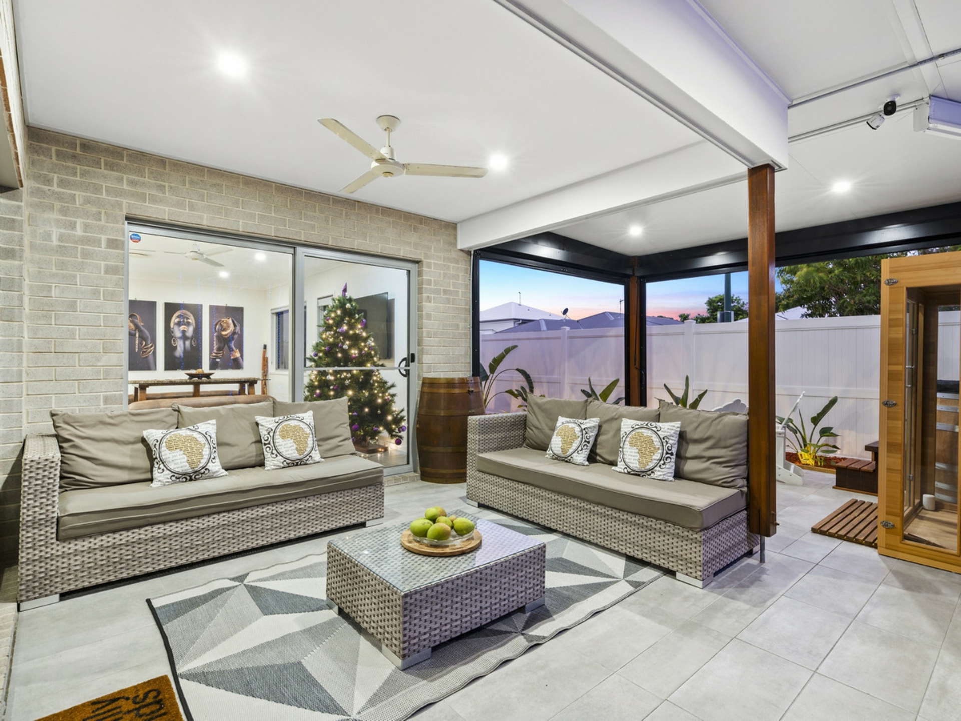2 Oxenford Place, OXENFORD
