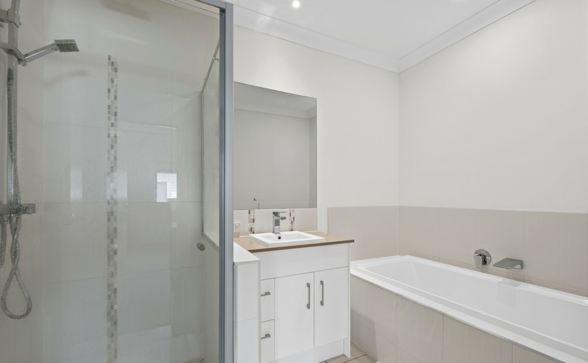 24/26 Careel Close, HELENSVALE