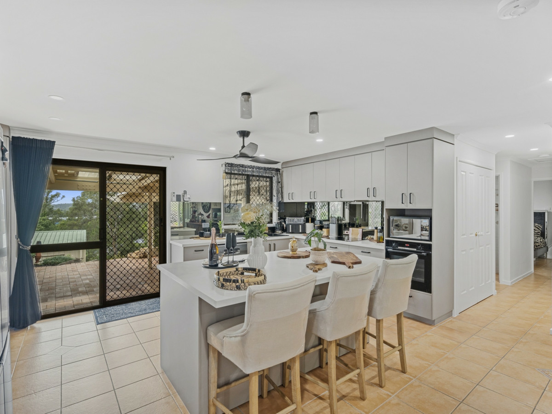 146-148 Glade Drive — photo 4 of 18