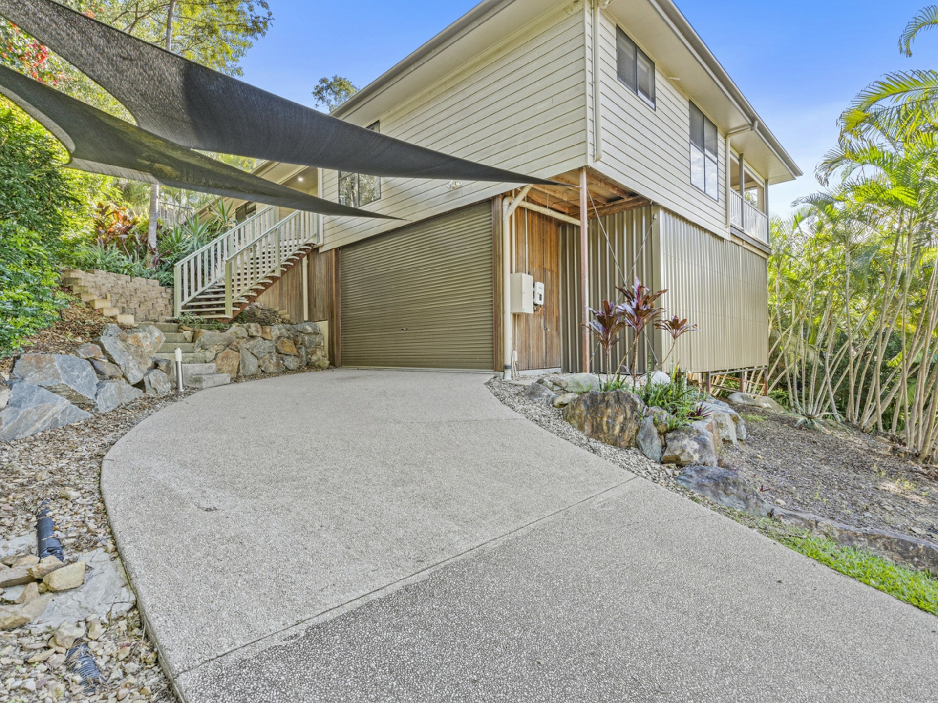 9 Bellona Court — photo from LJ Hooker Pacific Pines | Helensvale