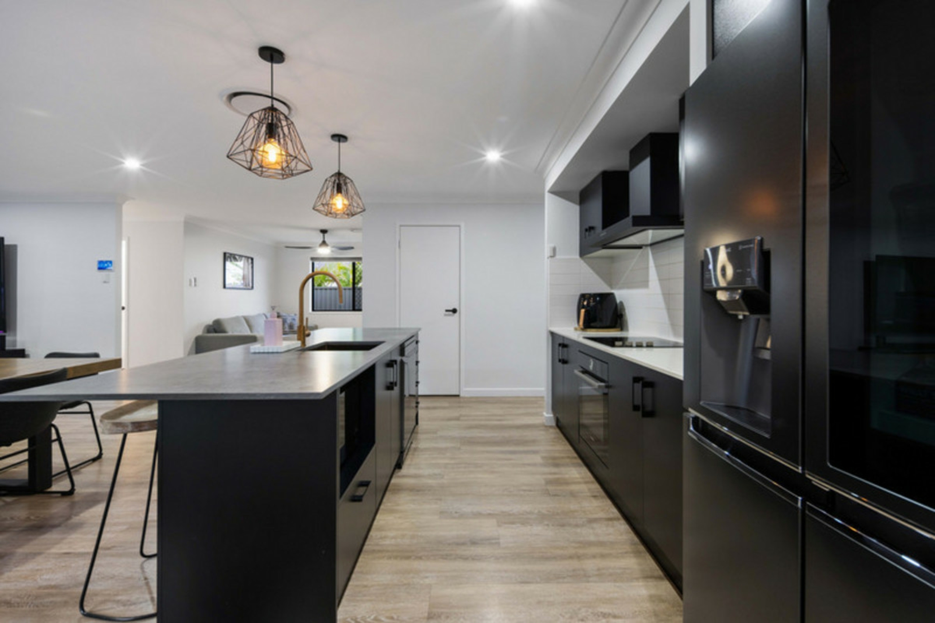 25 Alexa Rise — photo 6 of 30