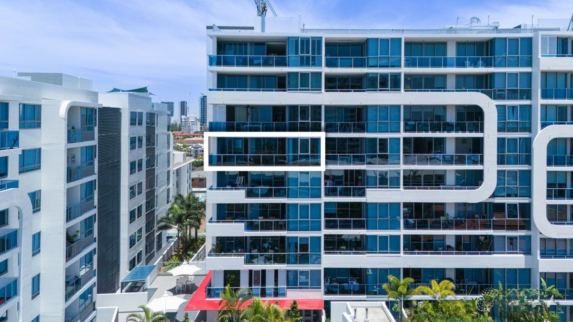 720/19 Imperial Parade — photo 12 of 17