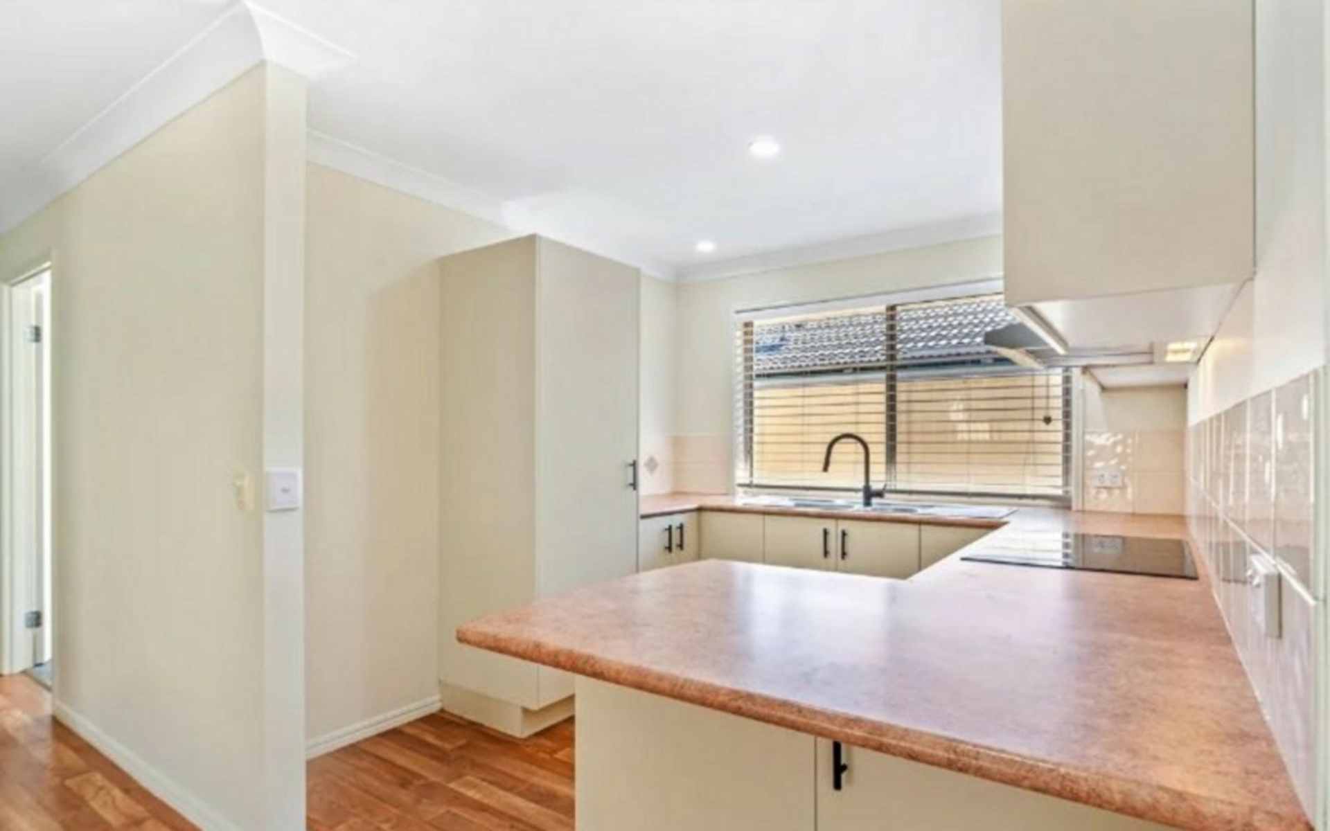 181 Greenacre Drive — photo 3 of 9