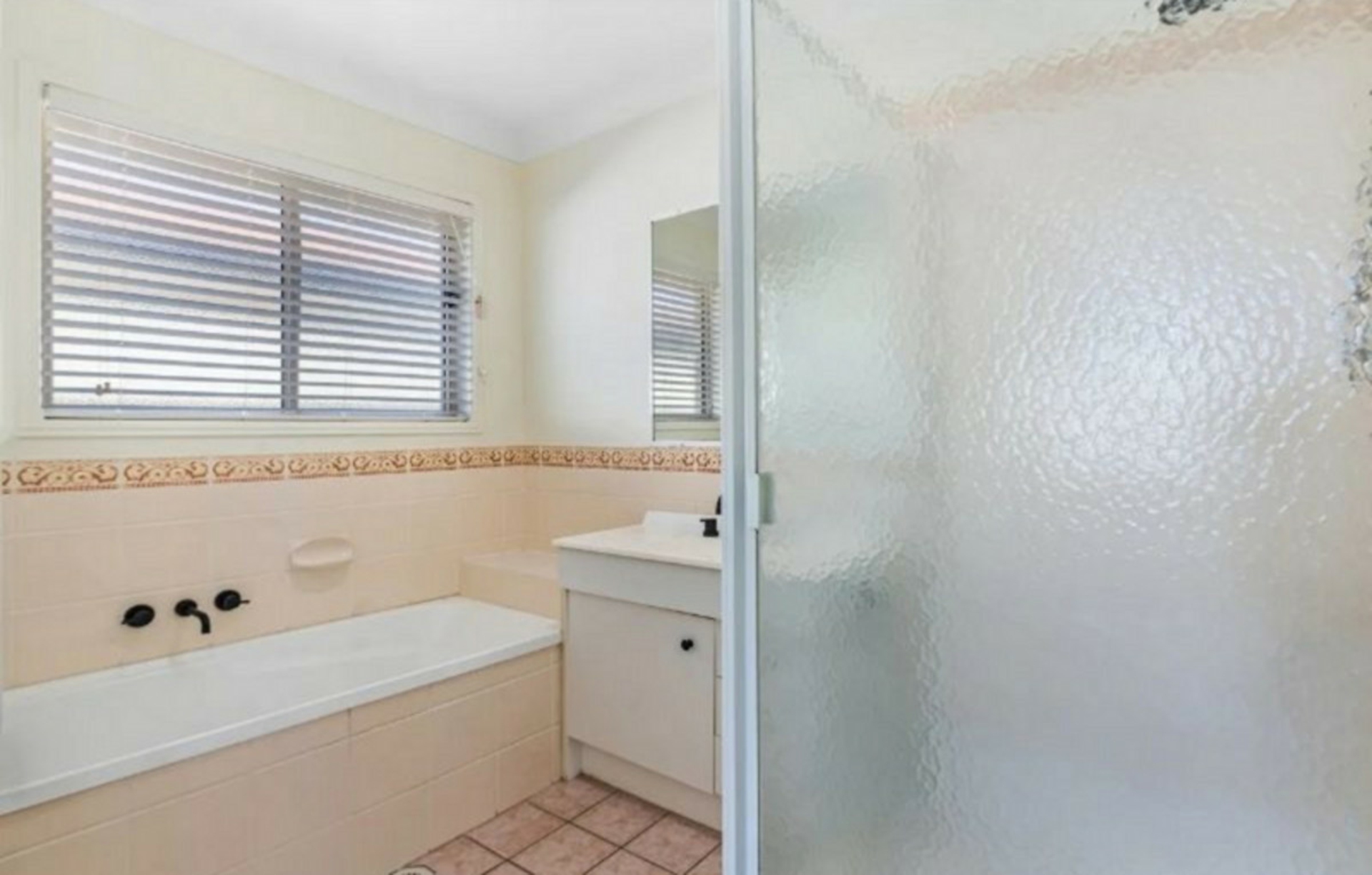 181 Greenacre Drive — photo 7 of 9