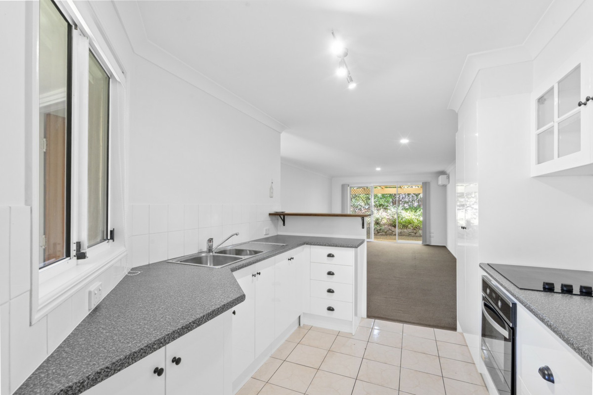 6/70 Ridgevale Drive — photo 4 of 16