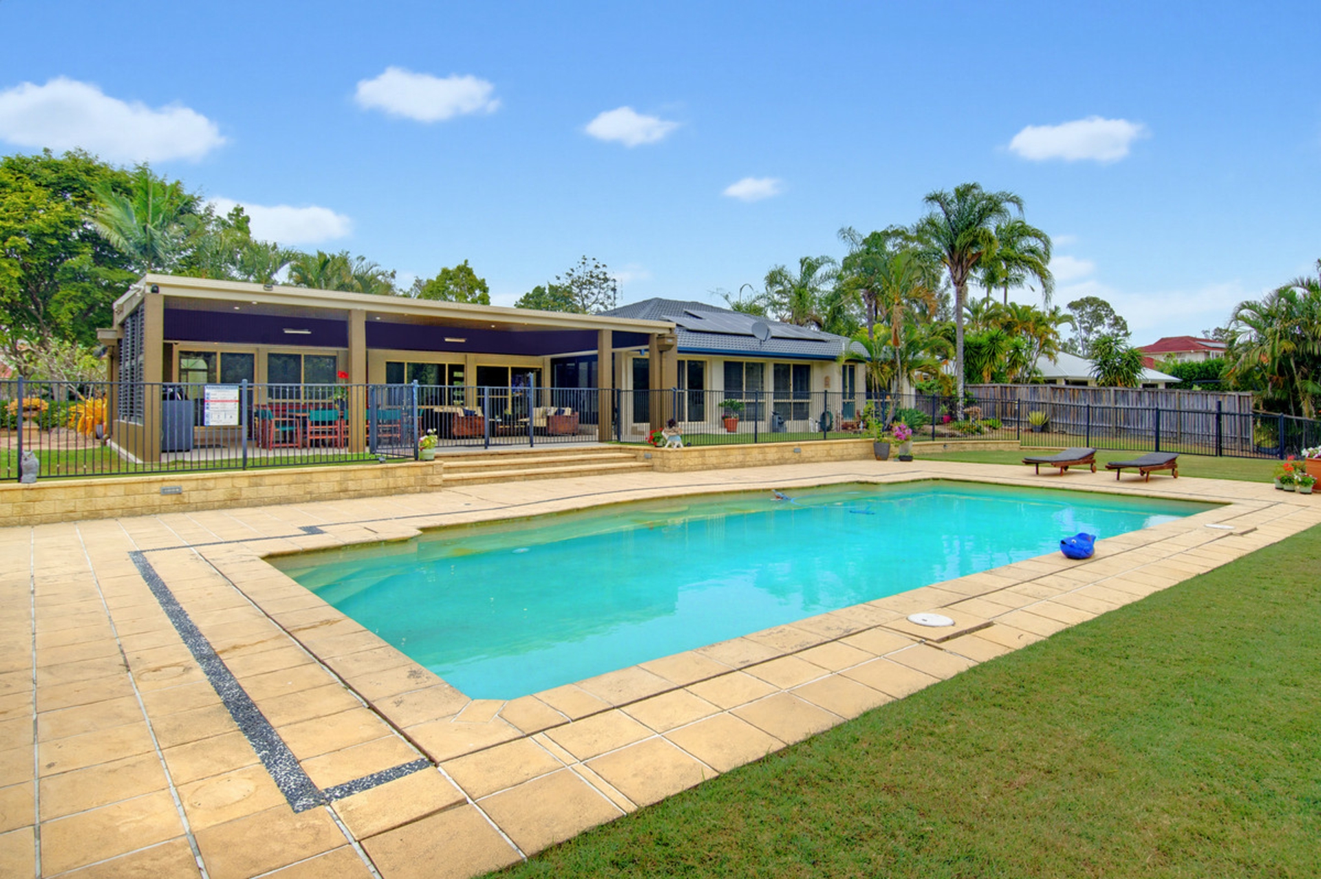 13 Gwydir Court — photo from LJ Hooker Pacific Pines | Helensvale