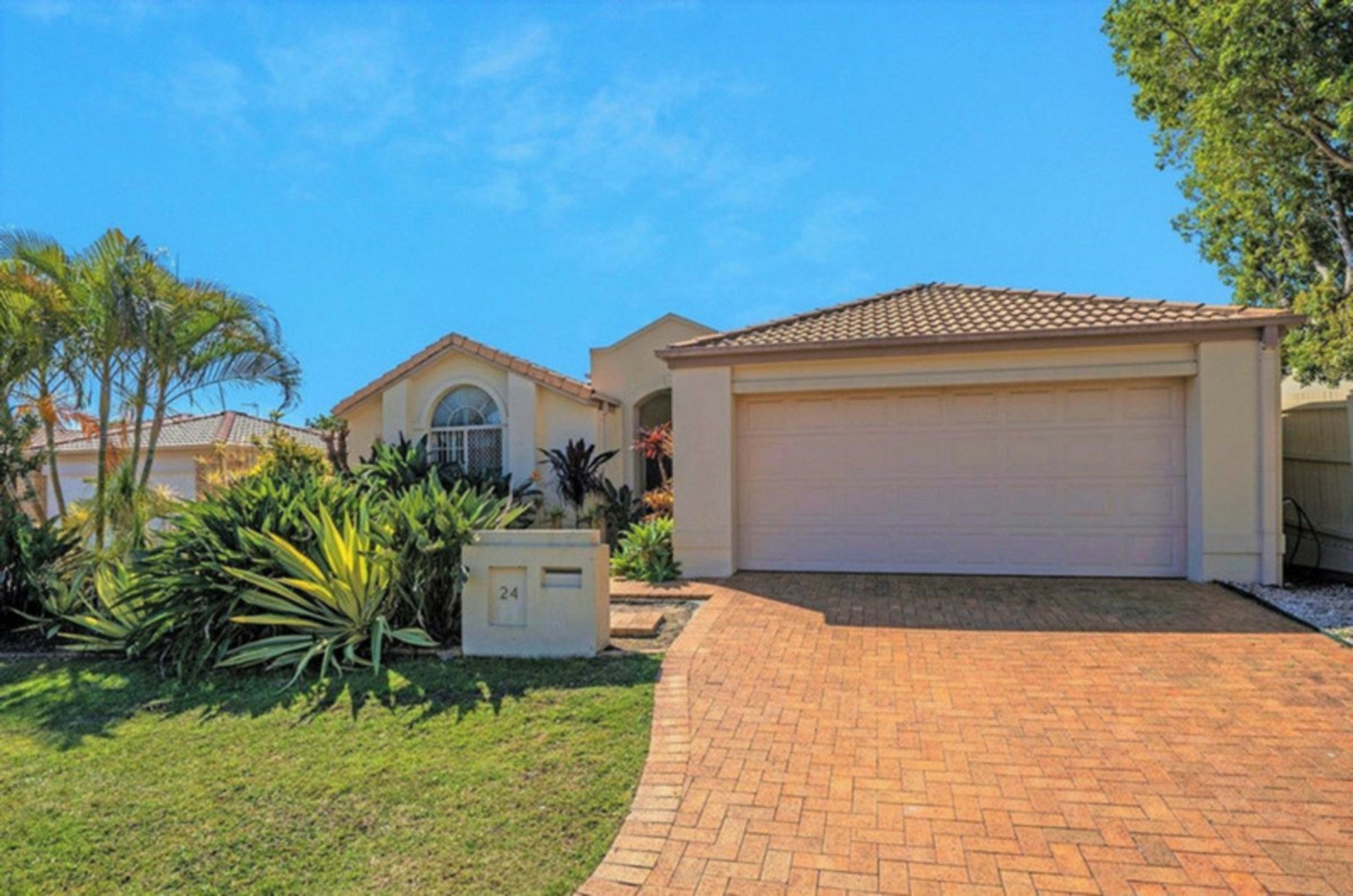 24 Dellwood Circuit — photo from LJ Hooker Pacific Pines | Helensvale