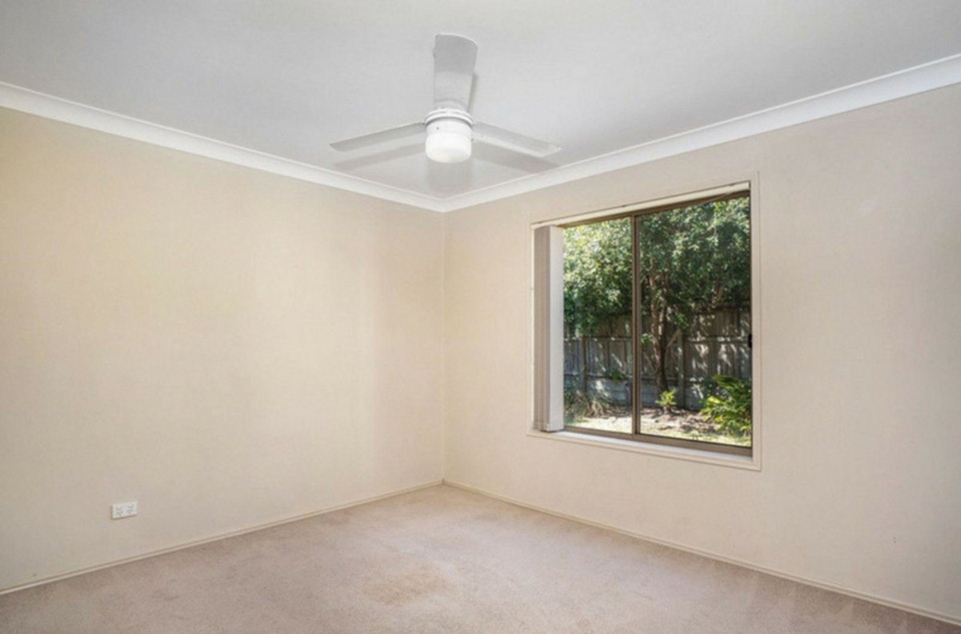 24 Dellwood Circuit — photo 11 of 11
