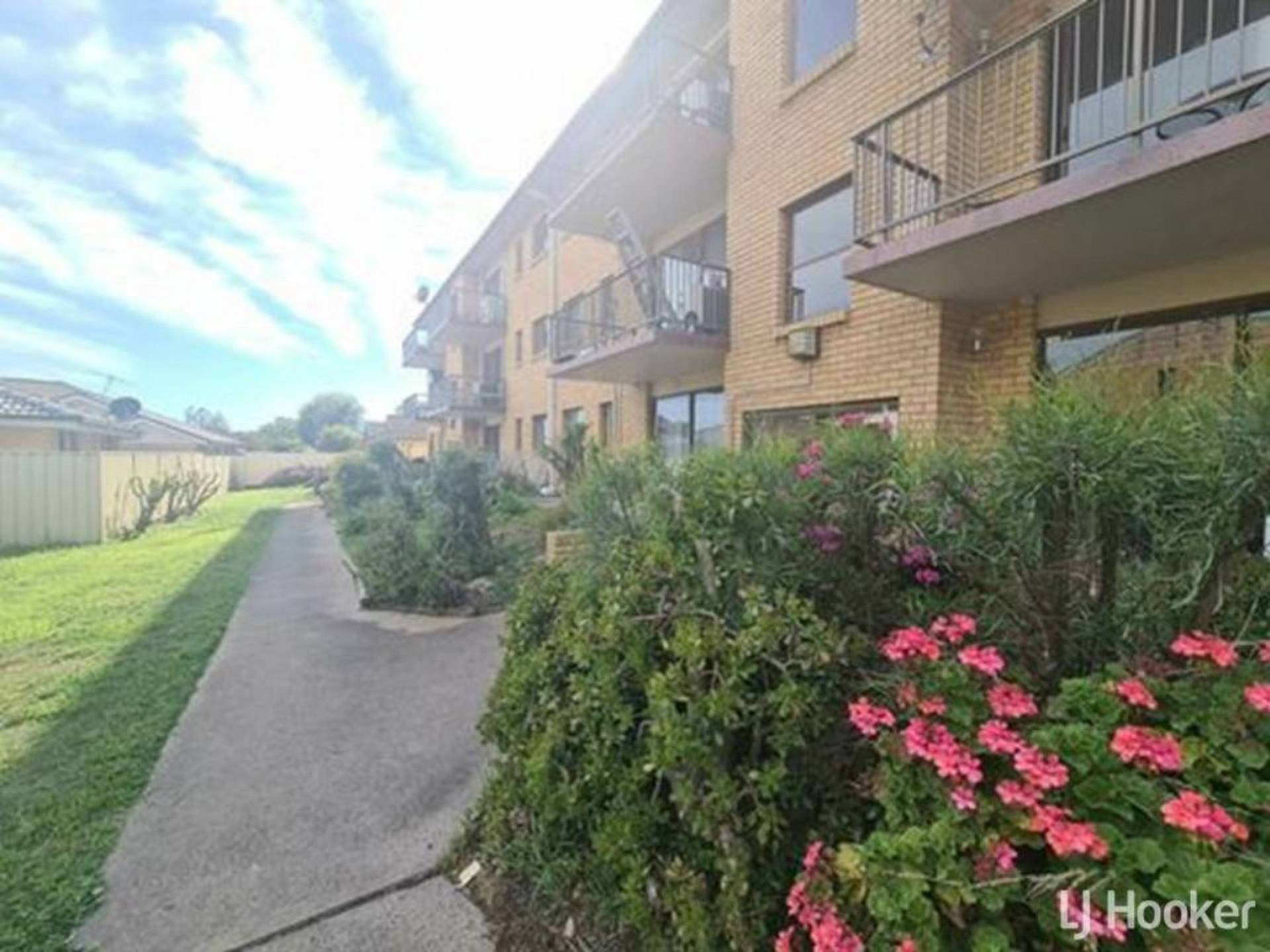 10/32 Skellatar Street, MUSWELLBROOK