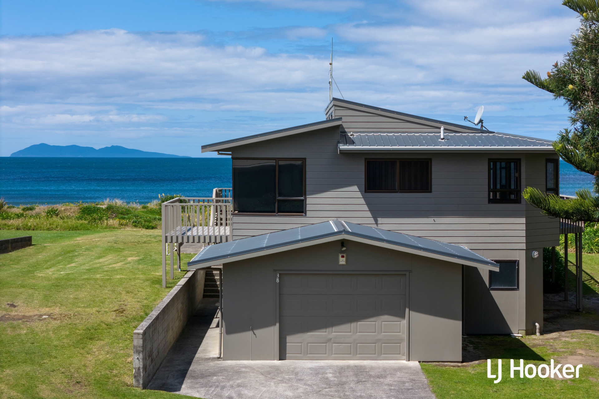 38 The Loop, WAIHI BEACH