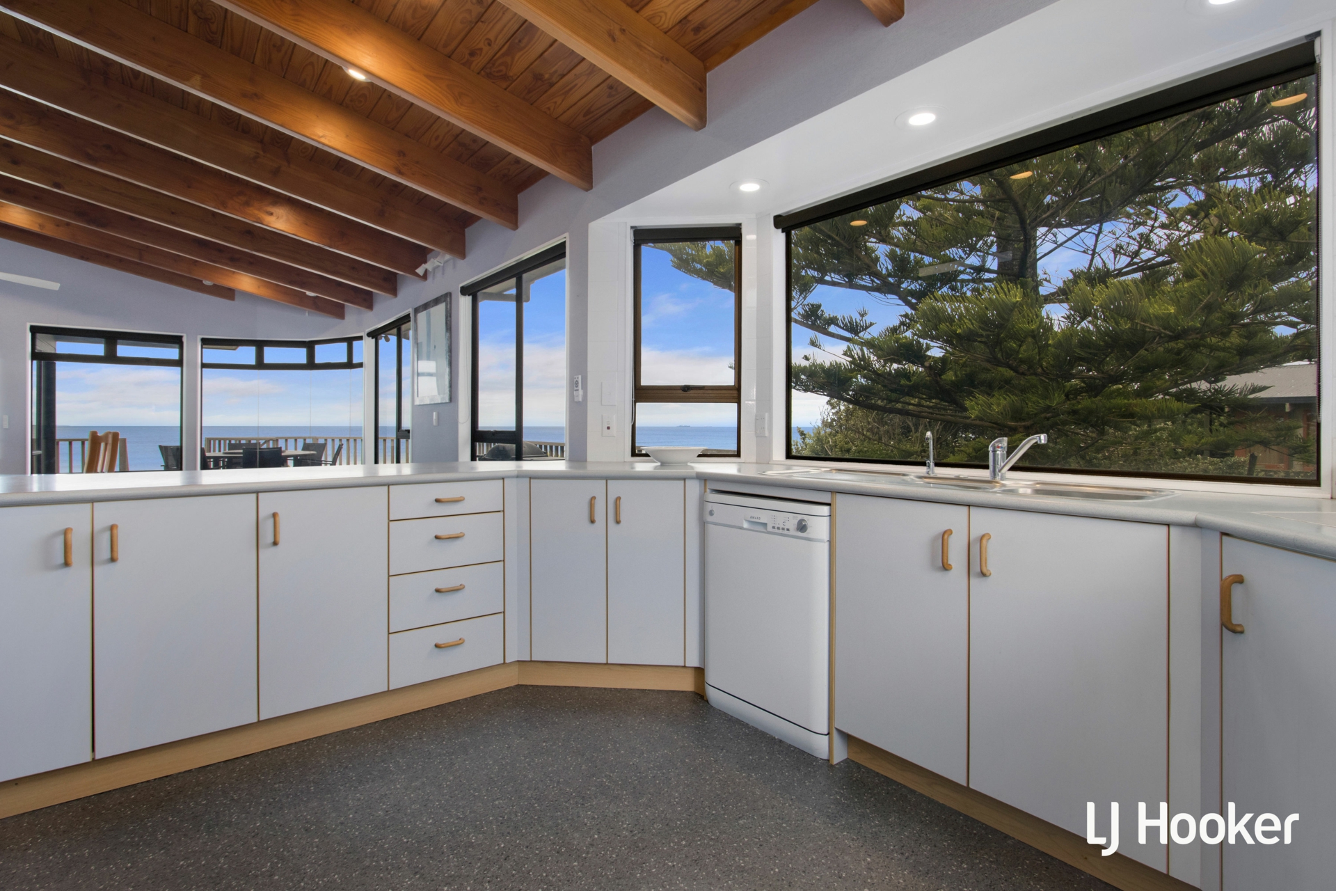 38 The Loop, WAIHI BEACH