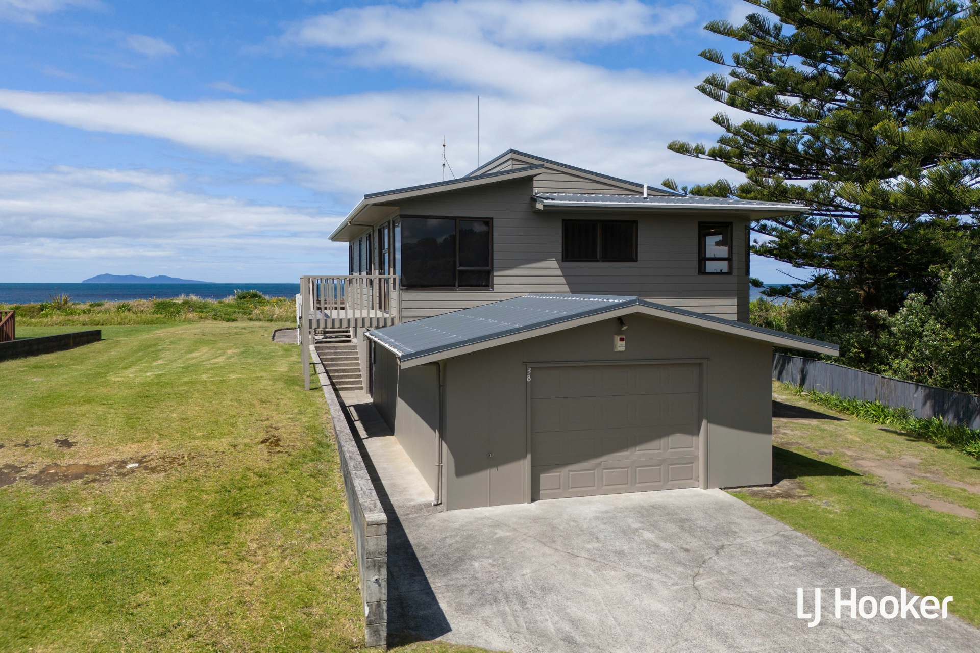 38 The Loop, WAIHI BEACH