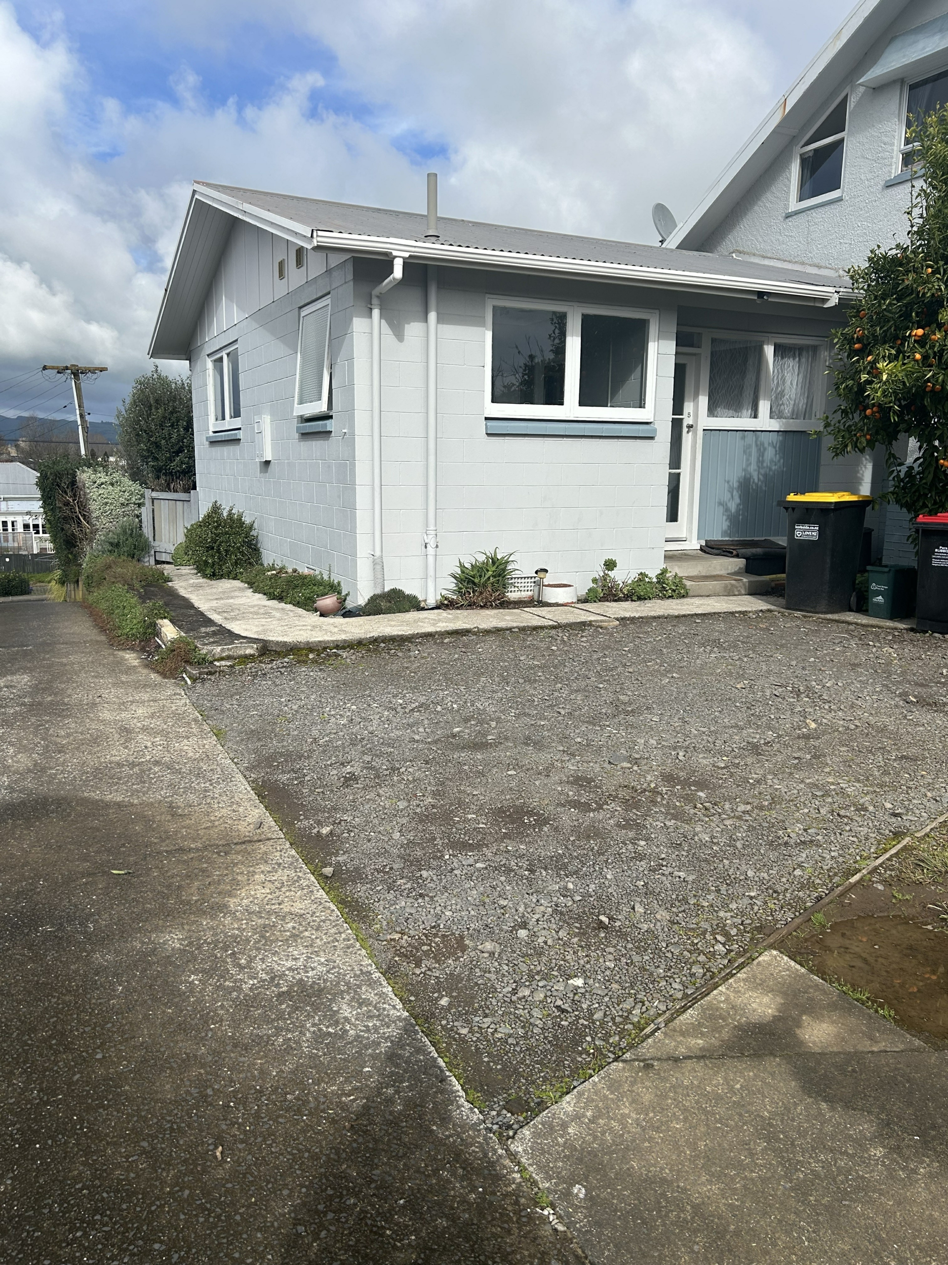 6 Andrews, PAEROA