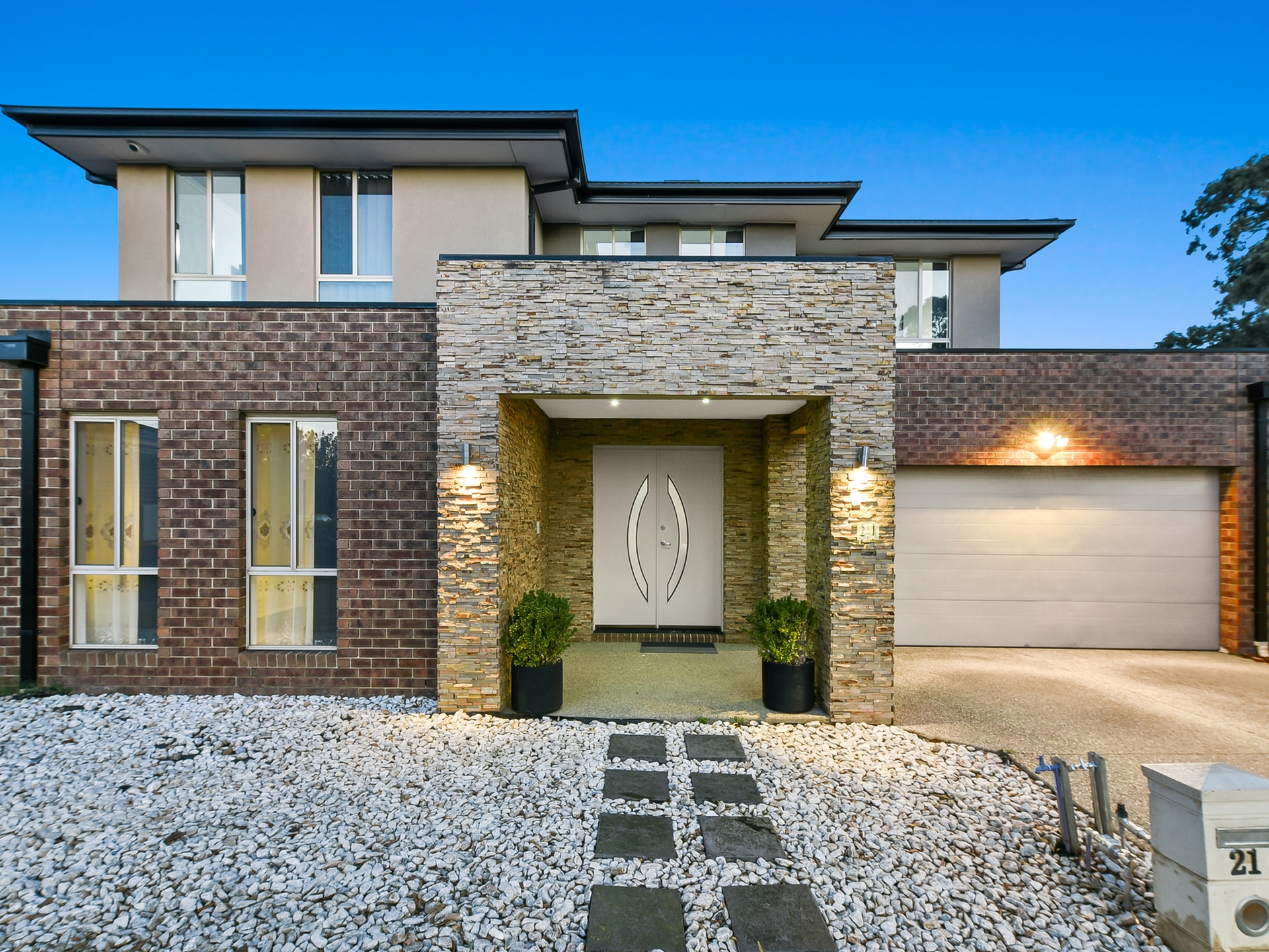 21 Keshava Grove Dandenong VIC