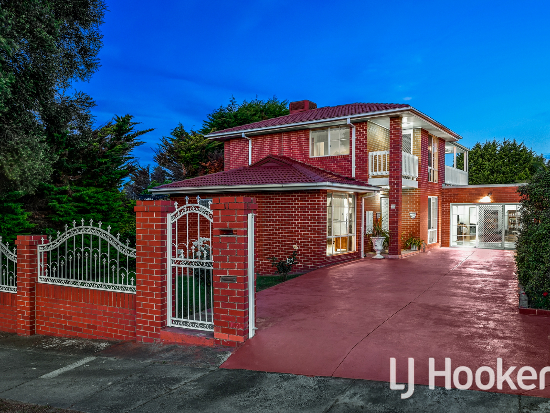 16 Lachlan Drive, Endeavour Hills