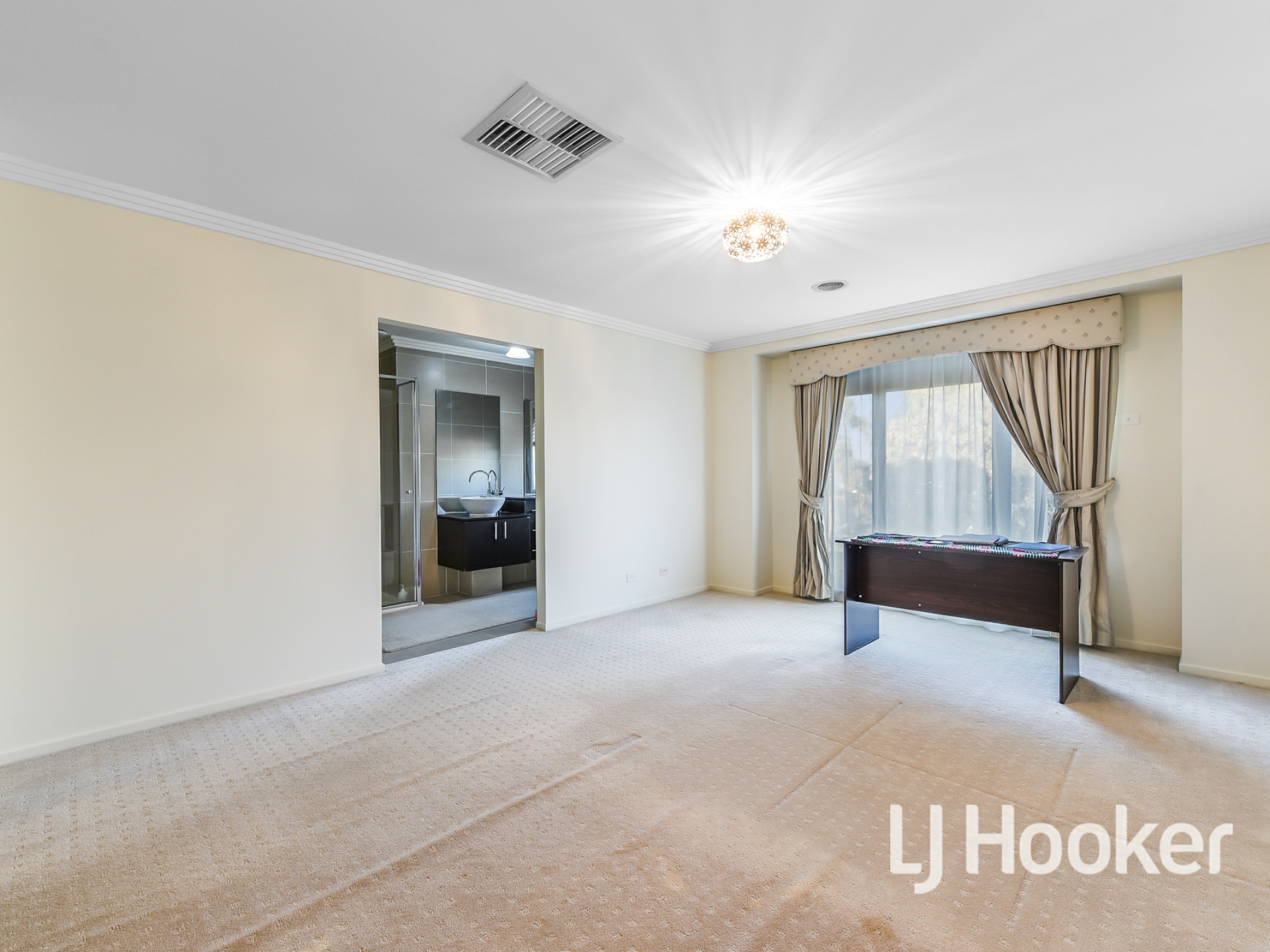 109 Lyndhurst Boulevard, LYNDHURST