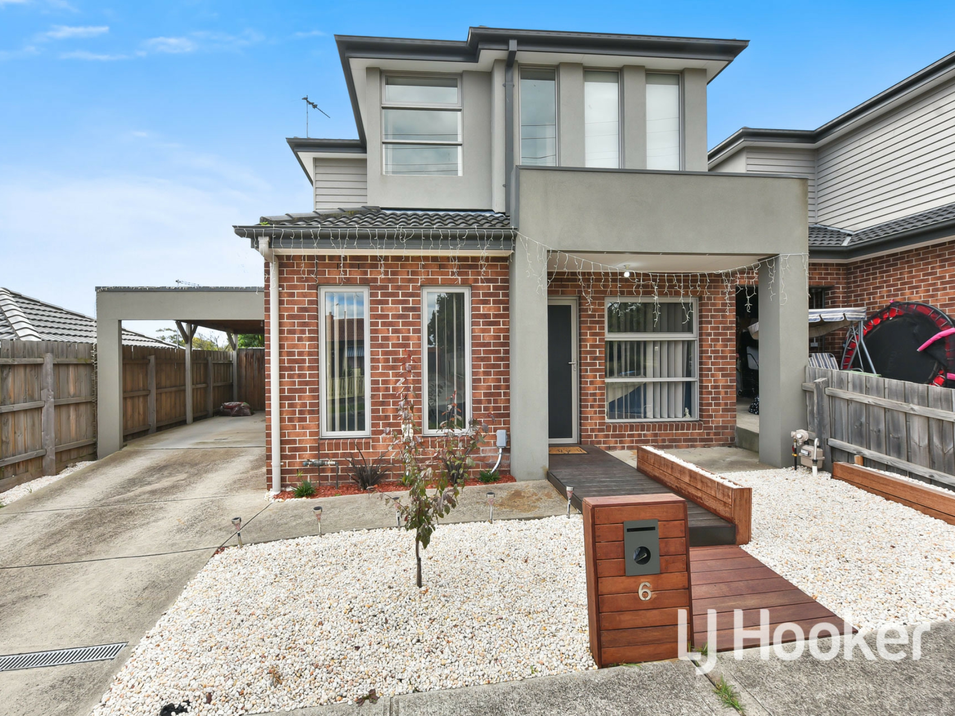 6 Stenocarpus Drive, Doveton