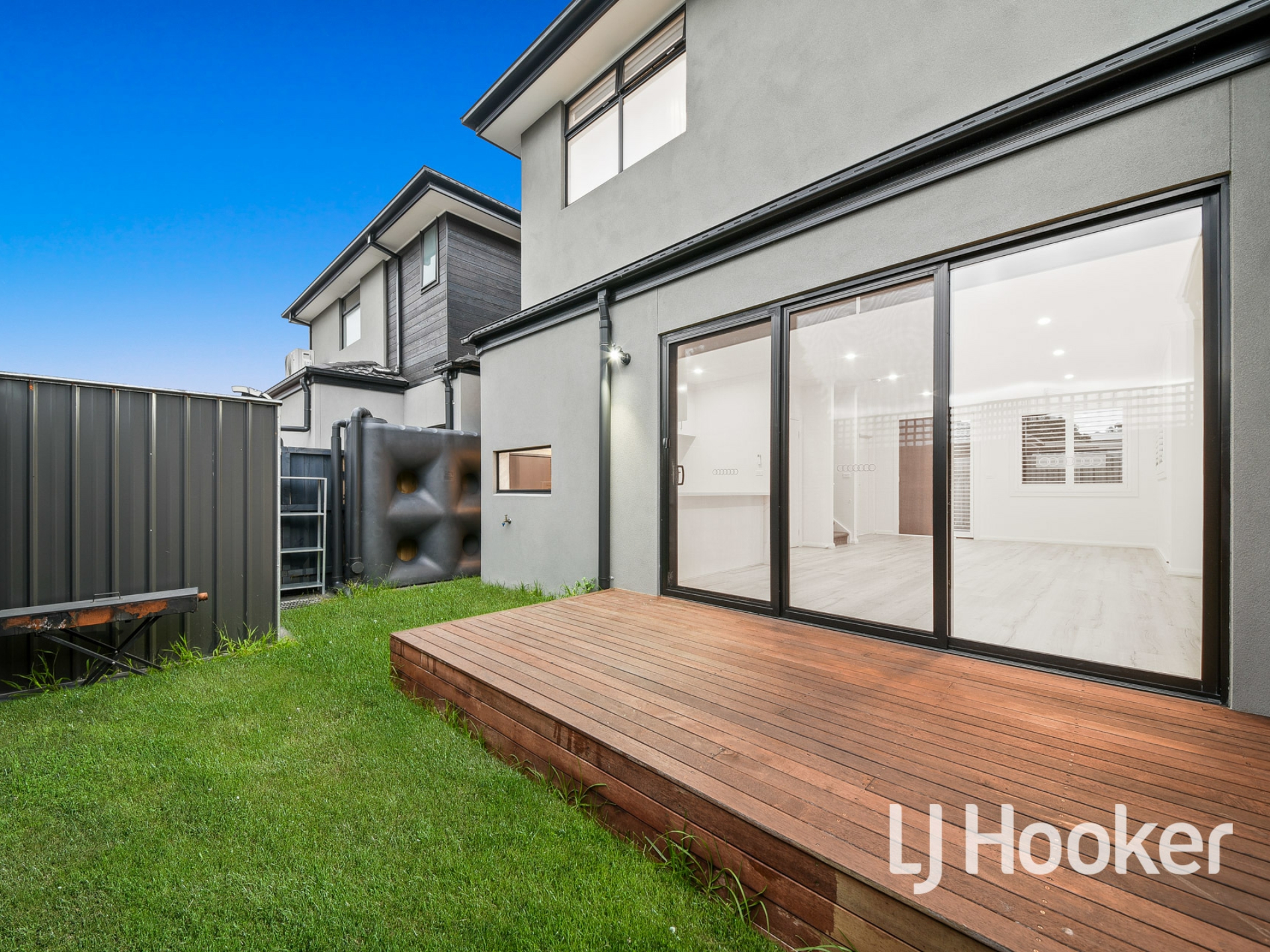 2/27 Somerville Road, Hampton Park