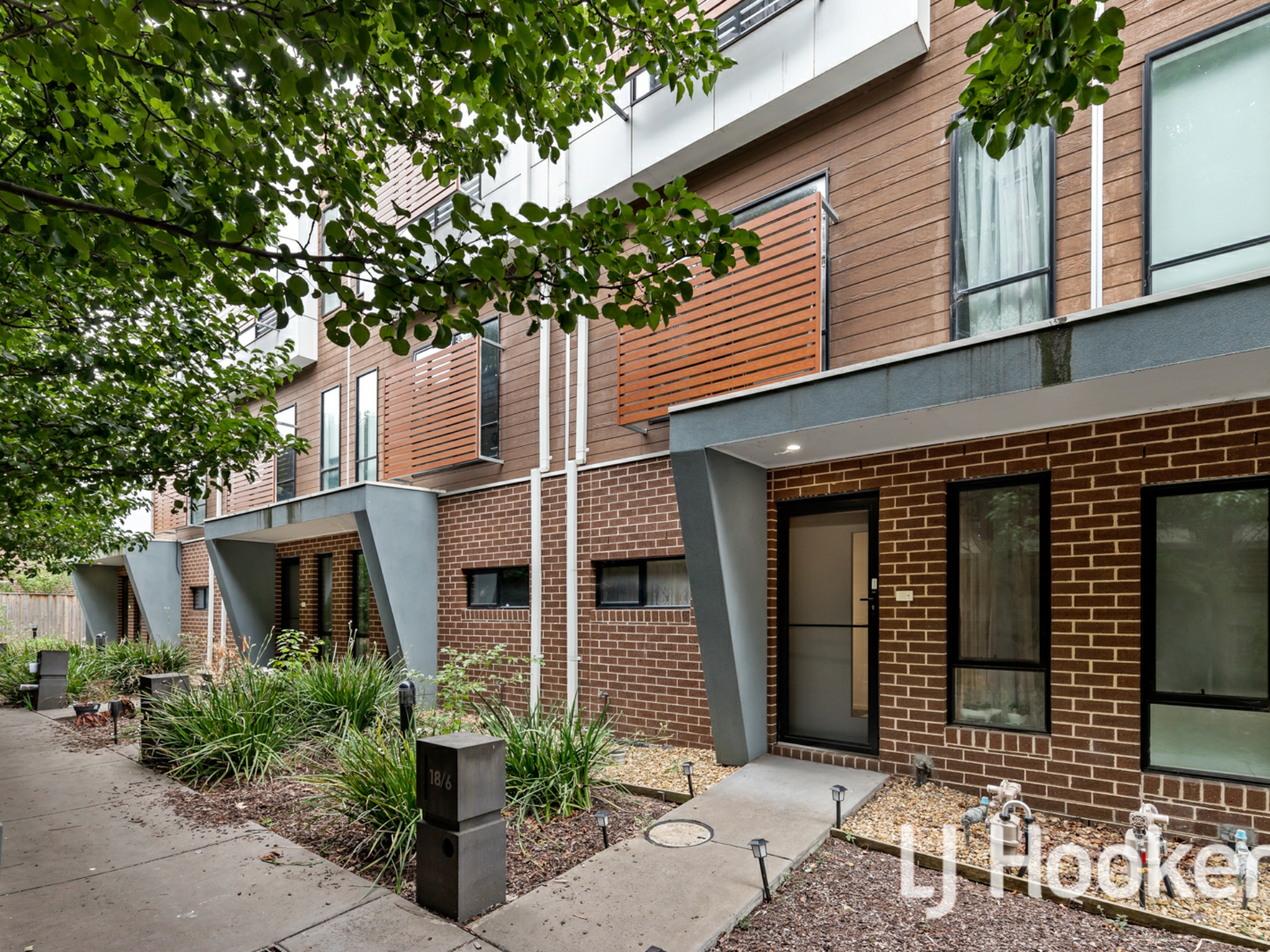 18/6 Huckson Street, Dandenong