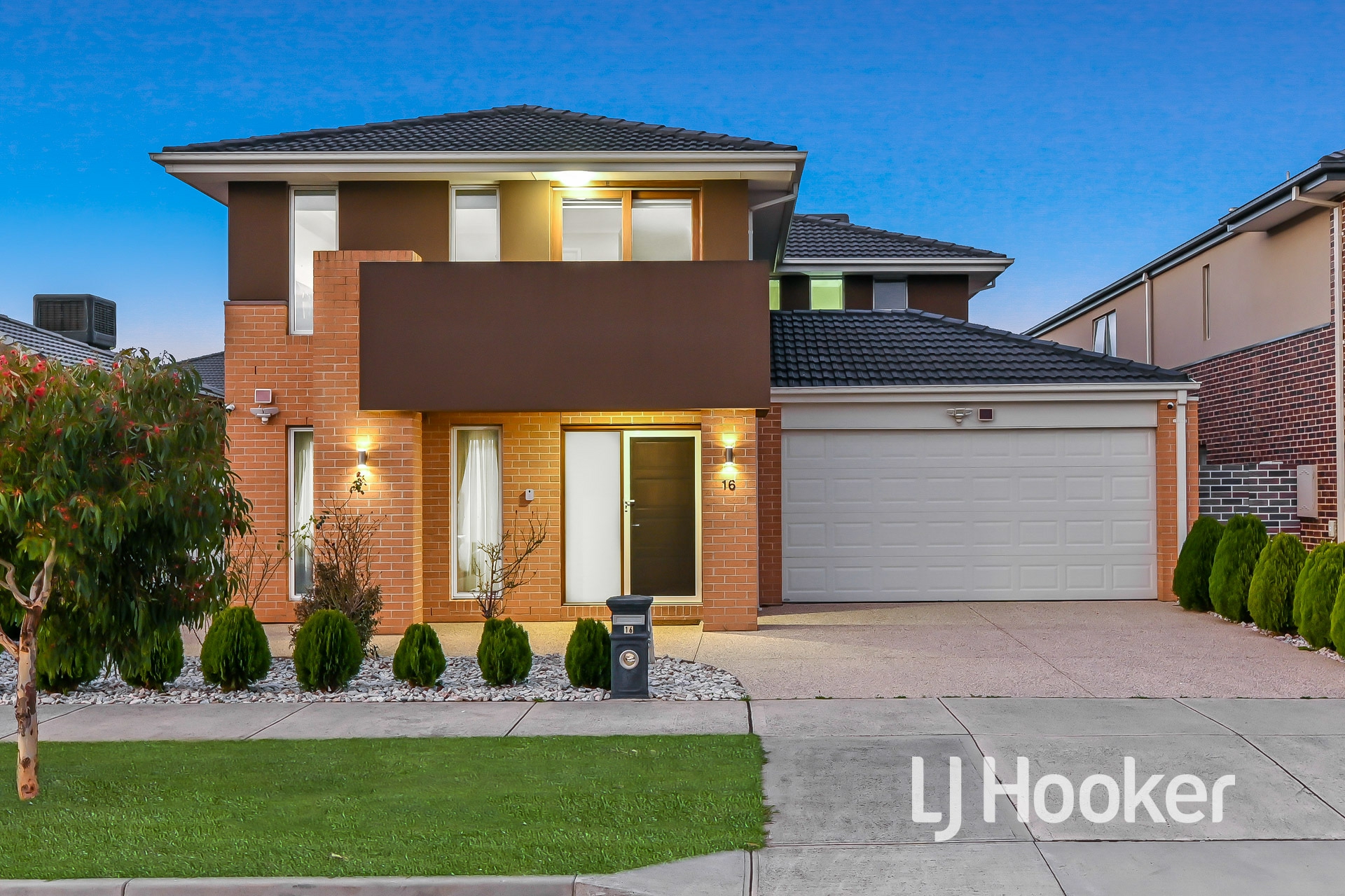 16 Greenslate Street, Clyde North