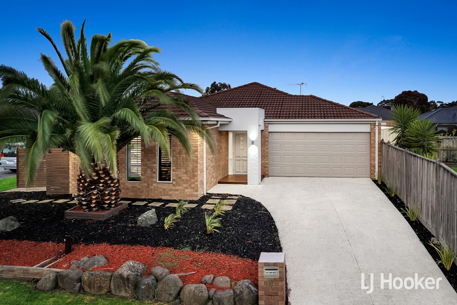 8 Suffolk Court, Cranbourne North