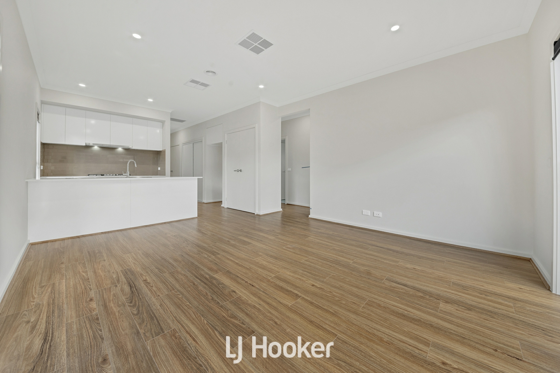 9 Carnelian Circuit, CLYDE NORTH