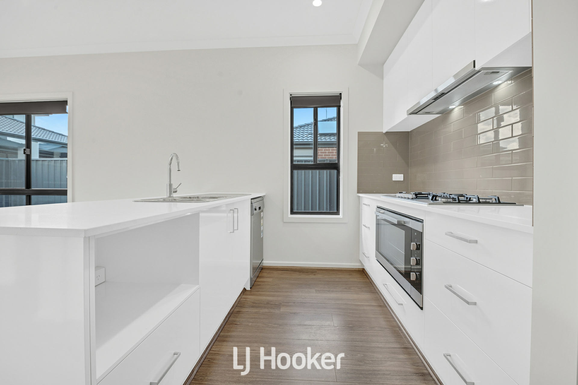 9 Carnelian Circuit, CLYDE NORTH