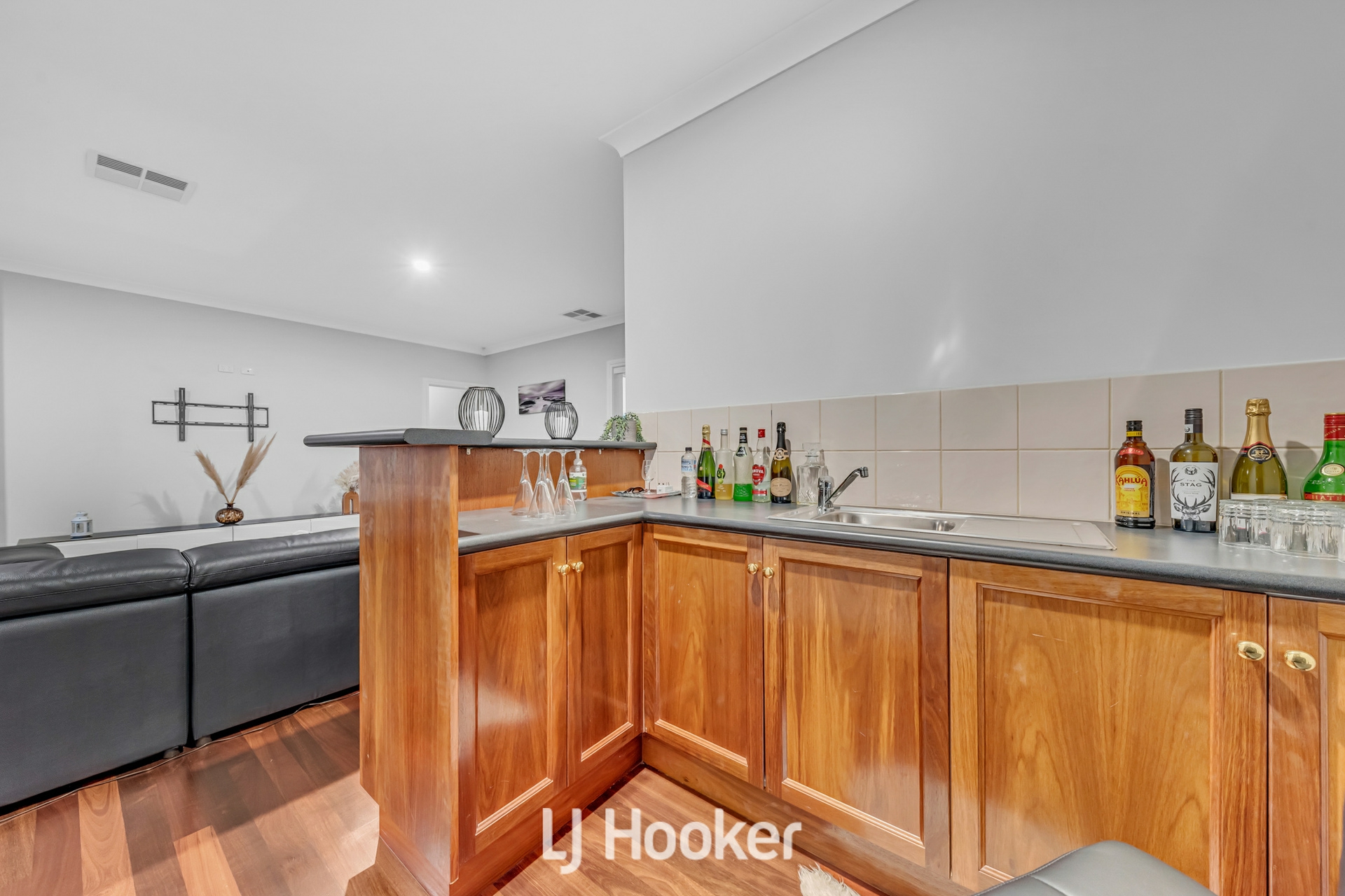 6 Greenview Close, LYSTERFIELD SOUTH