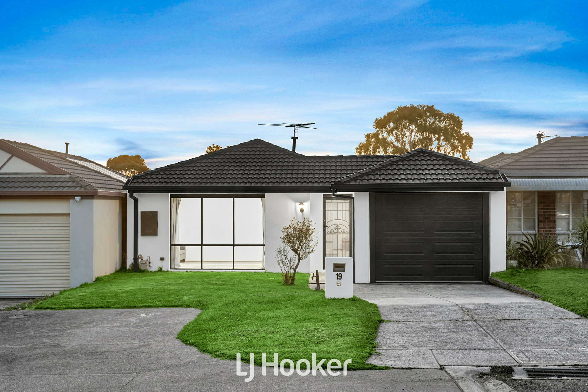 19 The Glade, Hampton Park
