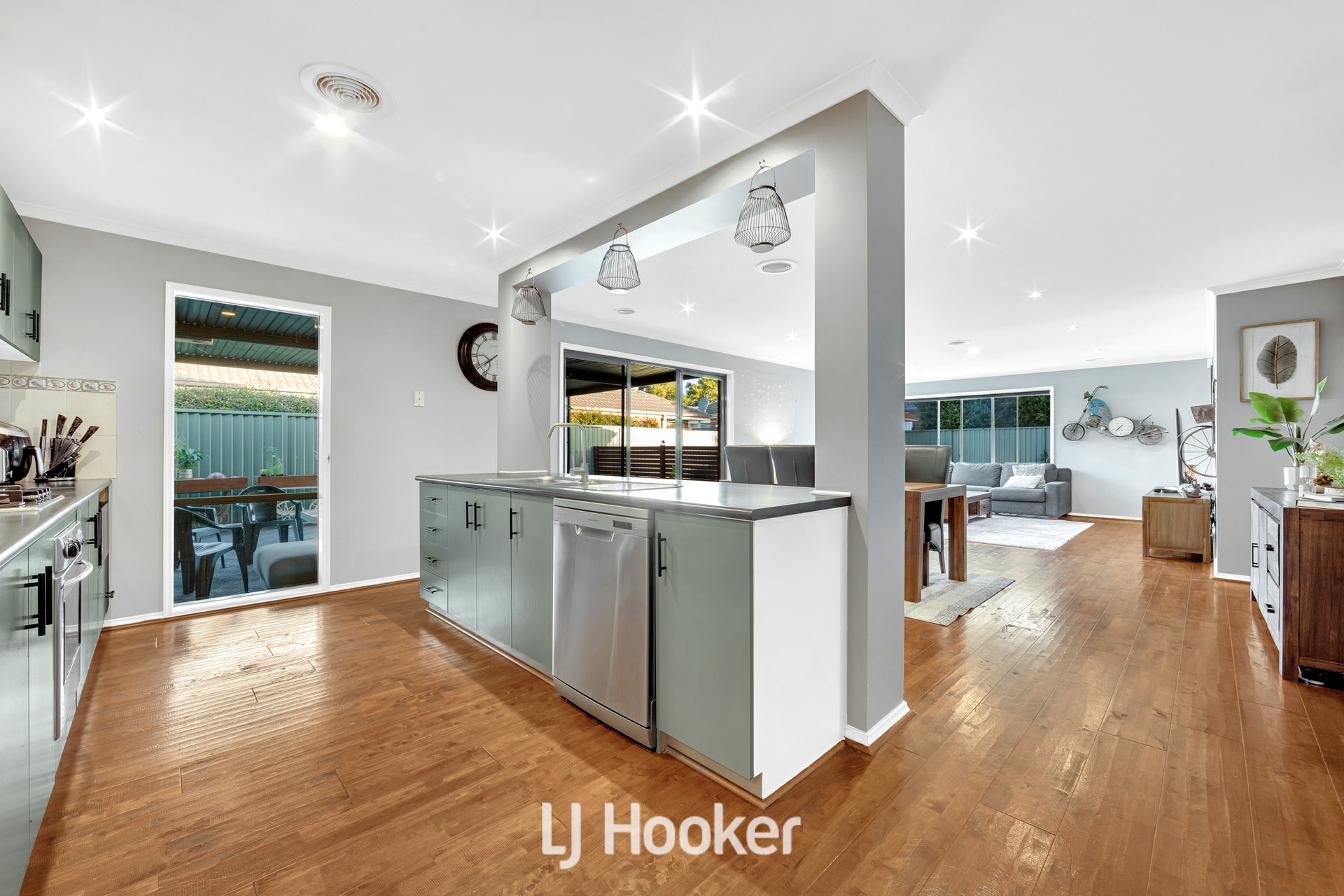 17 Hunt Club Boulevard, CRANBOURNE EAST