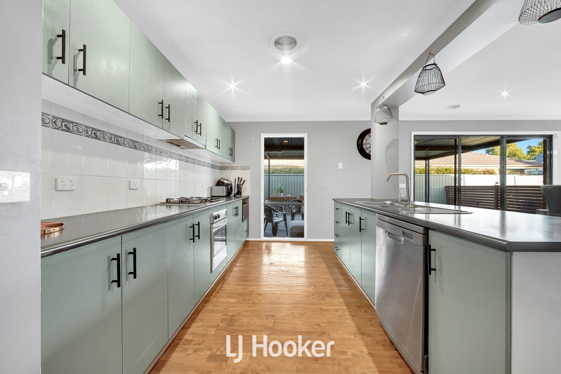 17 Hunt Club Boulevard, CRANBOURNE EAST