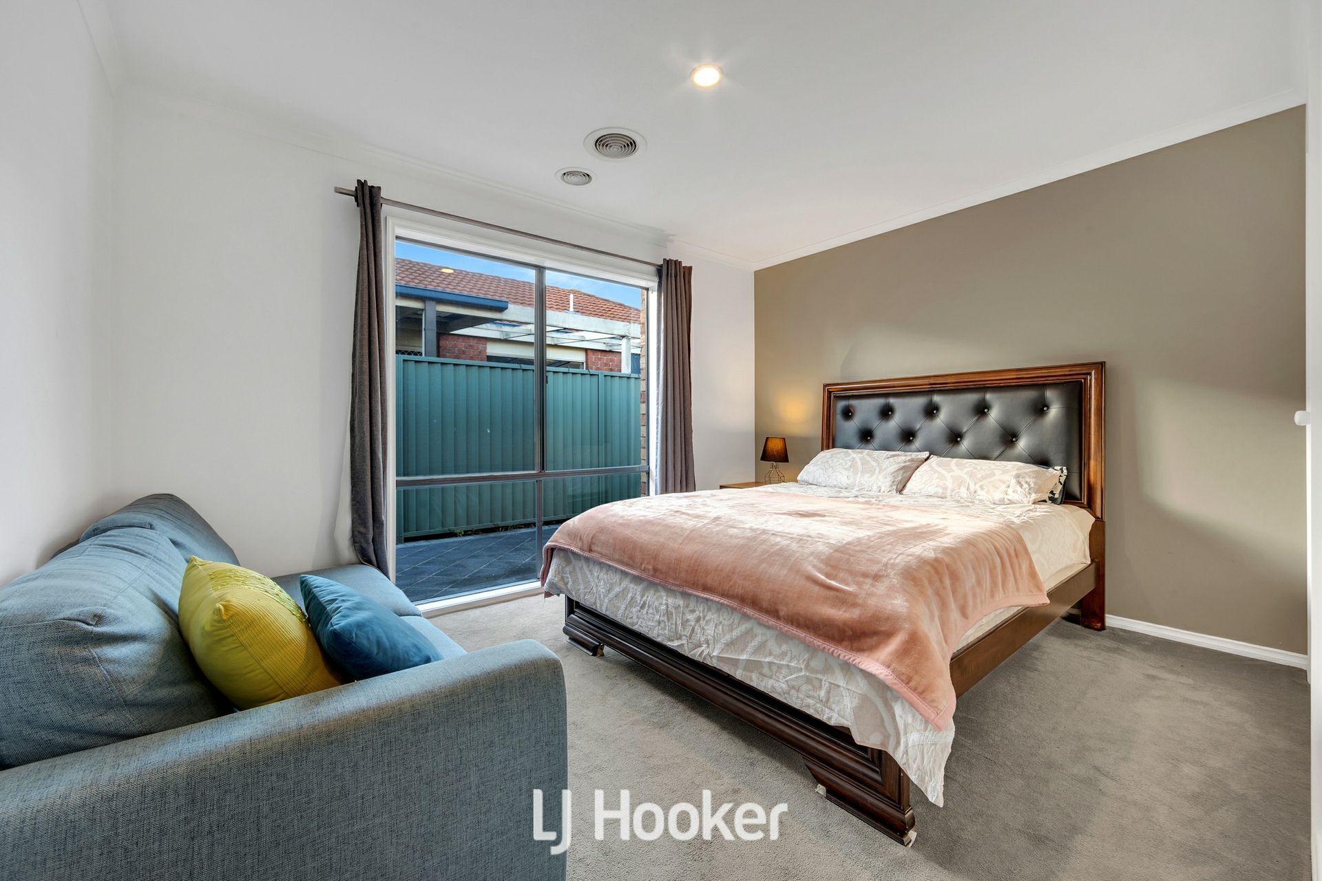 17 Hunt Club Boulevard, CRANBOURNE EAST