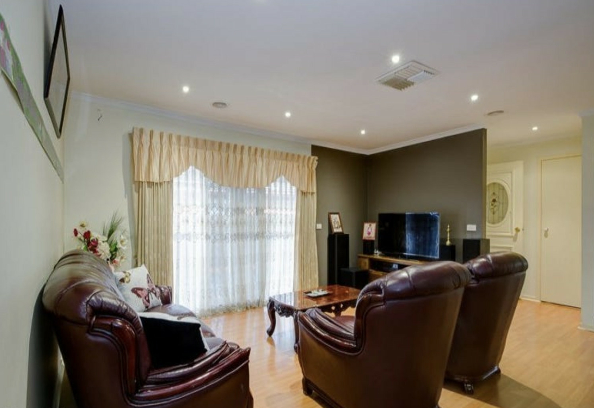 4 Greenlea Grove, HAMPTON PARK