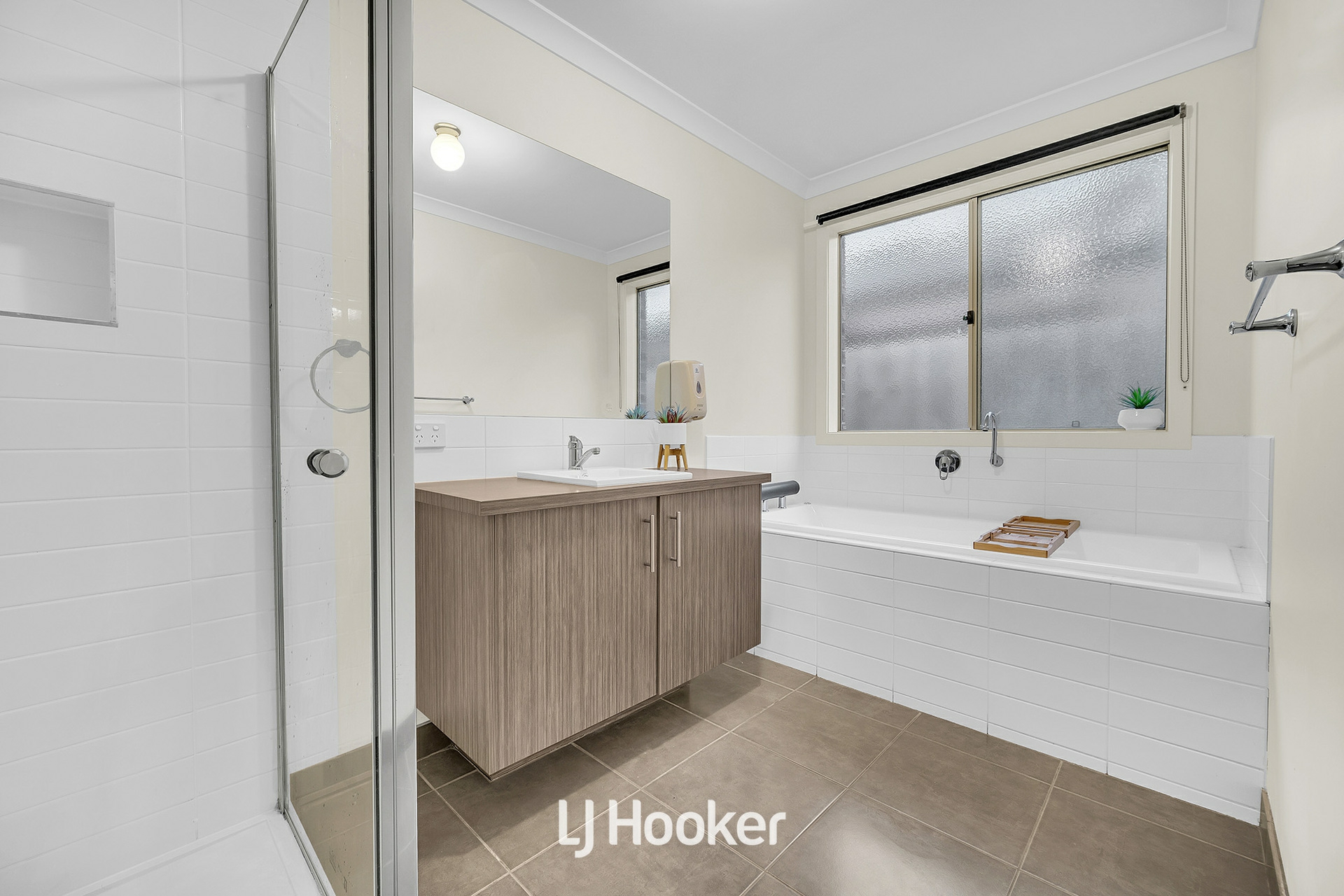 7 Currawong Crescent Pakenham VIC House for Sale LJ Hooker