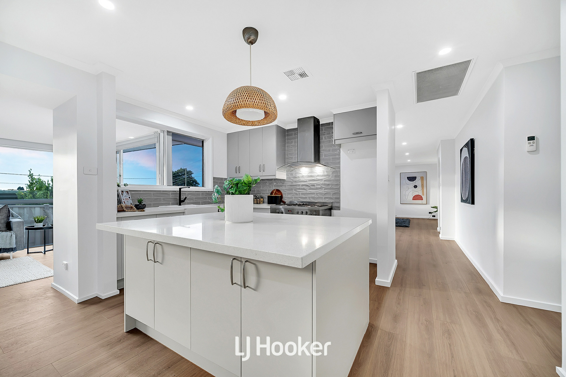 28 Outlook Drive, DANDENONG NORTH