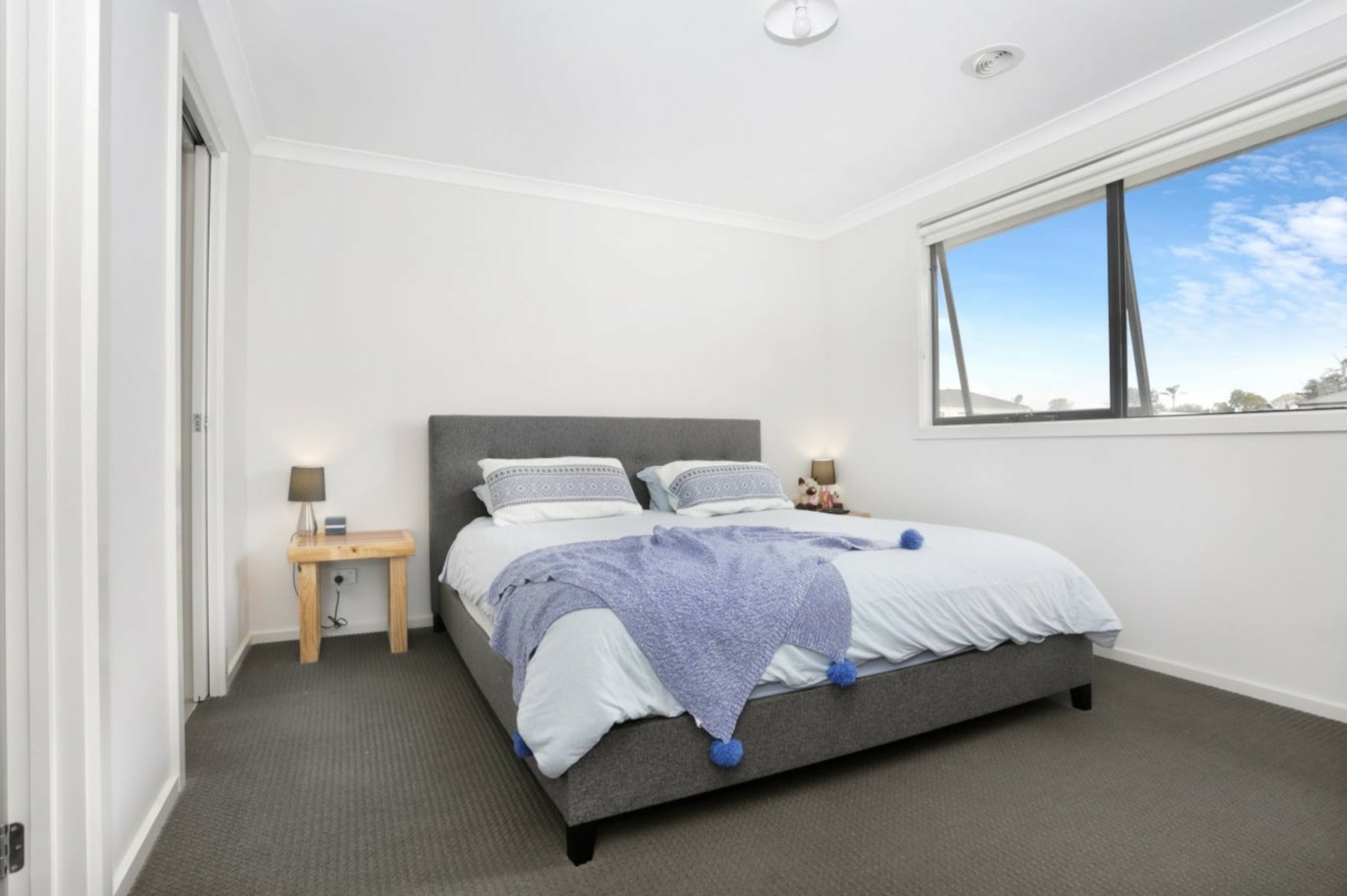 1 Hut Road, CLYDE NORTH