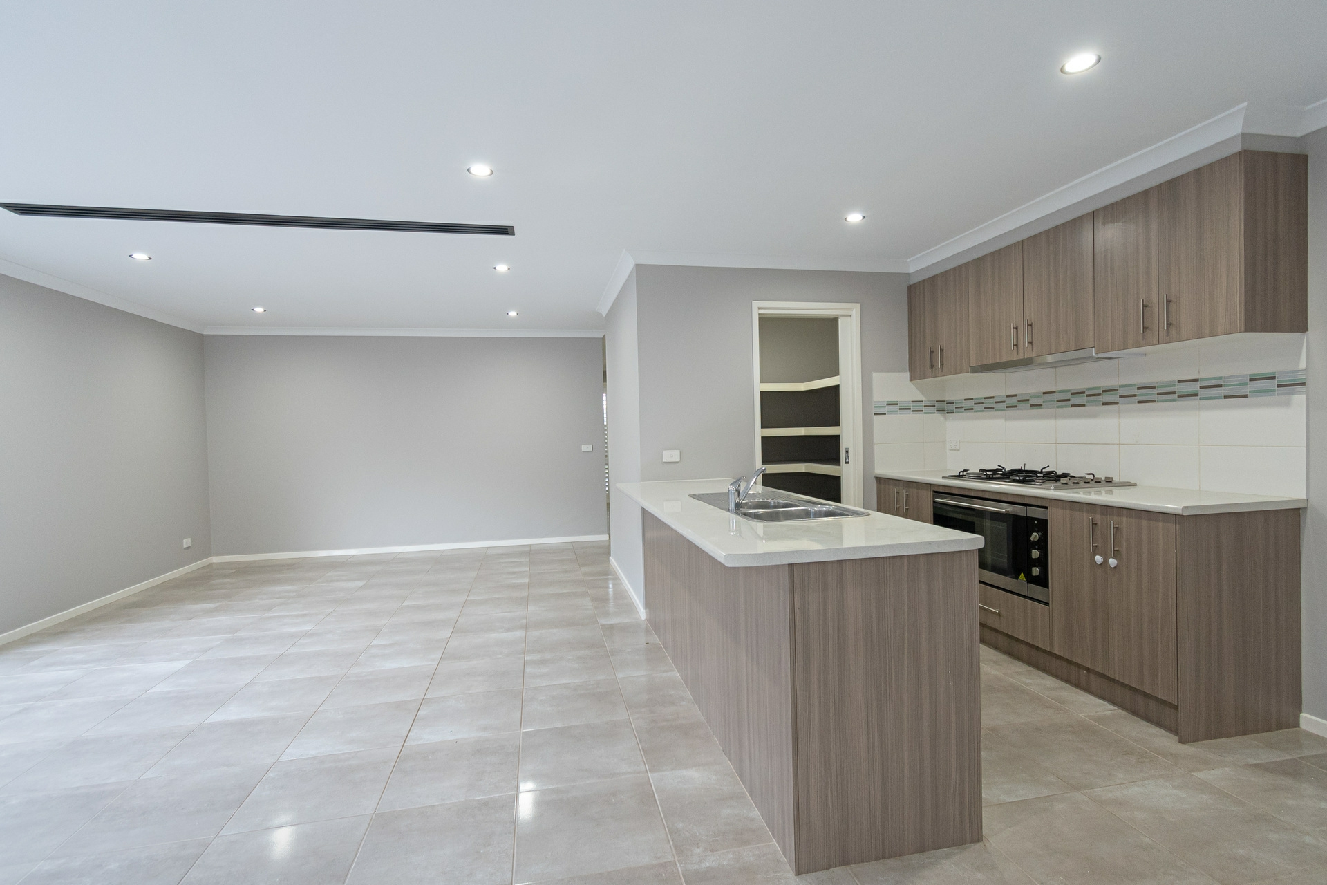 42 Alarah Boulevard, CRANBOURNE WEST