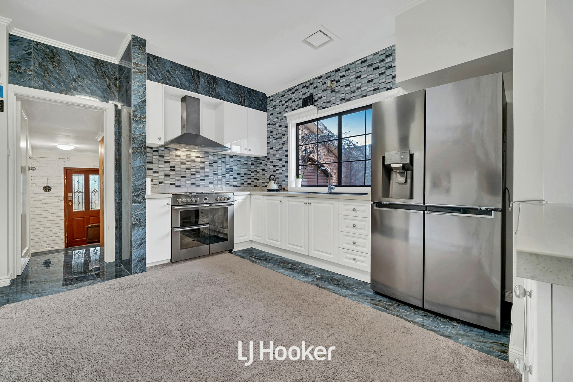10 Grandview Avenue, DANDENONG