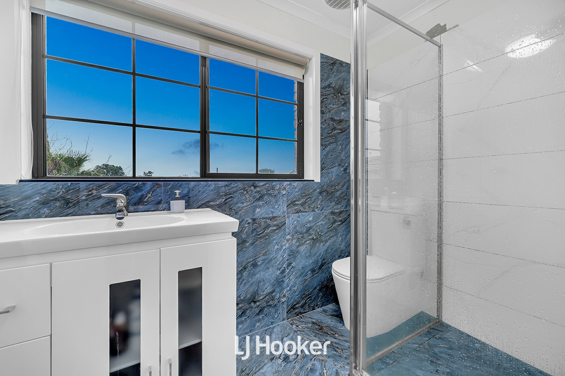 10 Grandview Avenue, DANDENONG