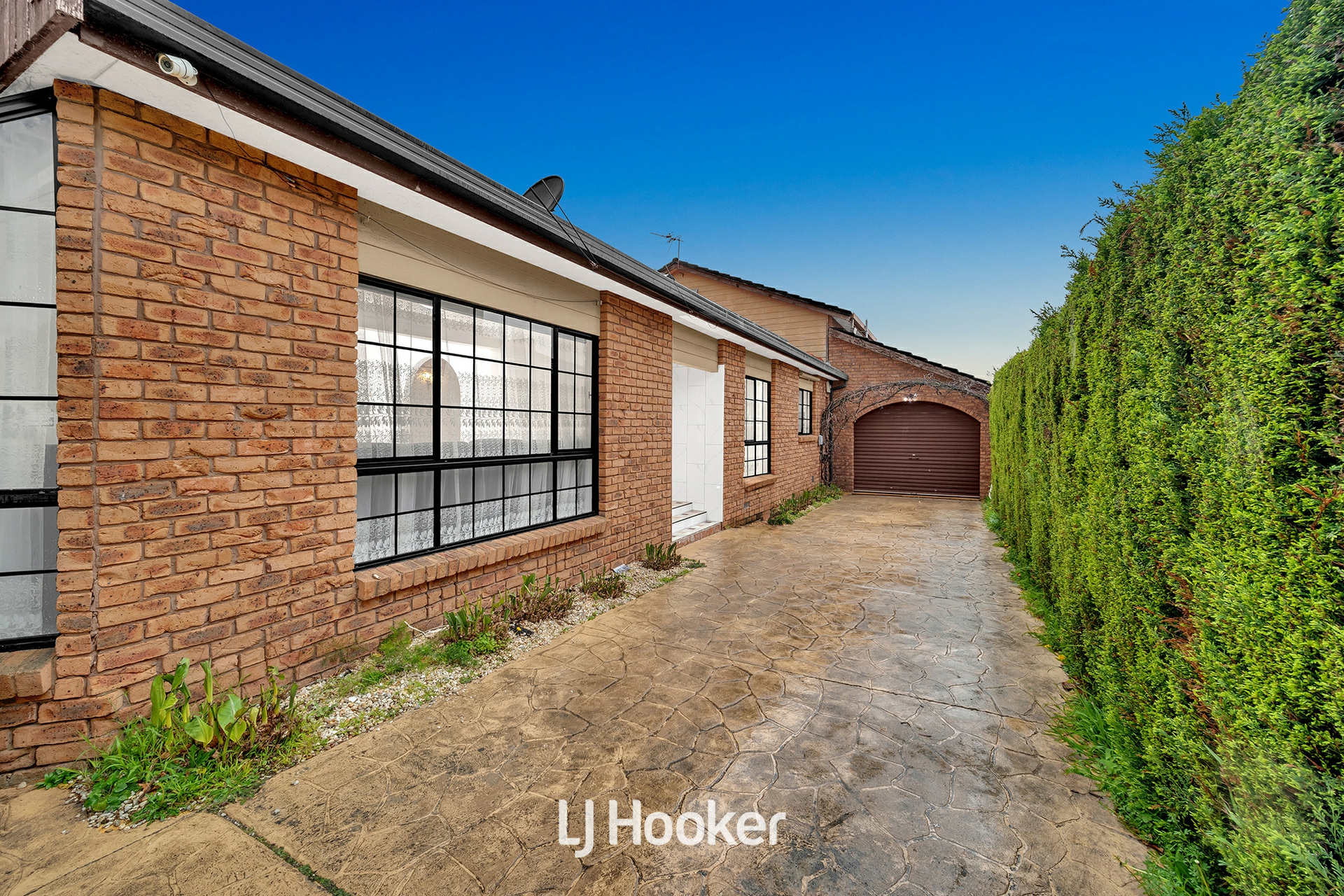 10 Grandview Avenue, DANDENONG